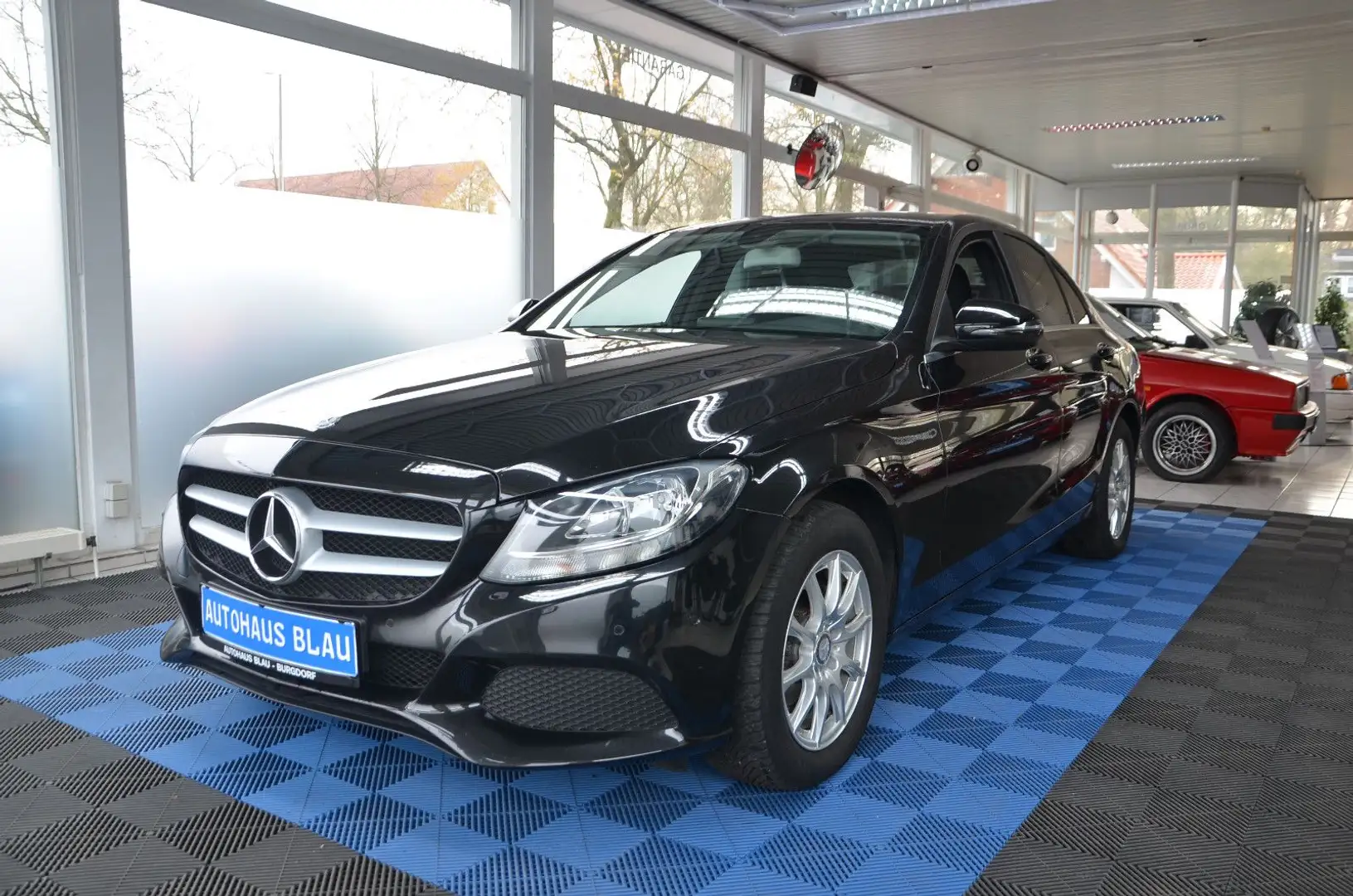 Mercedes-Benz C 200 d Limousine BlueTec *NAVI*SITZHZG*2.HAND* Noir - 1
