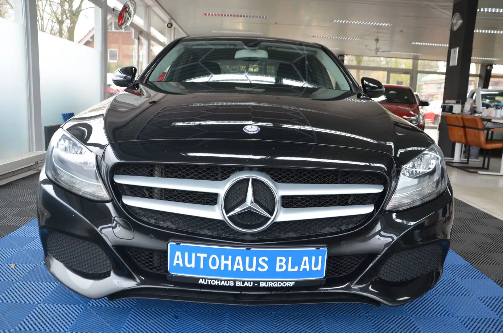 Mercedes-Benz C 200 d Limousine BlueTec *NAVI*SITZHZG*2.HAND* Noir - 2