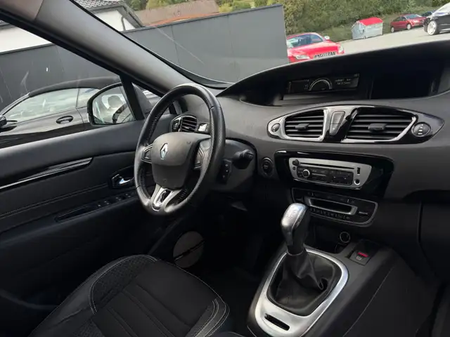 Renault Scenic view 15