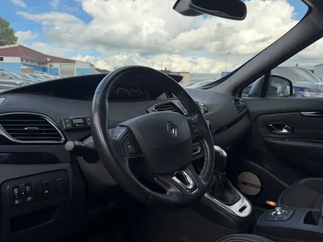 Renault Scenic view 12