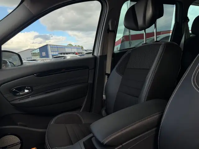 Renault Scenic view 11
