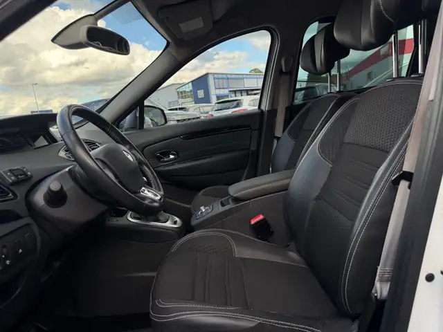 Renault Scenic view 10