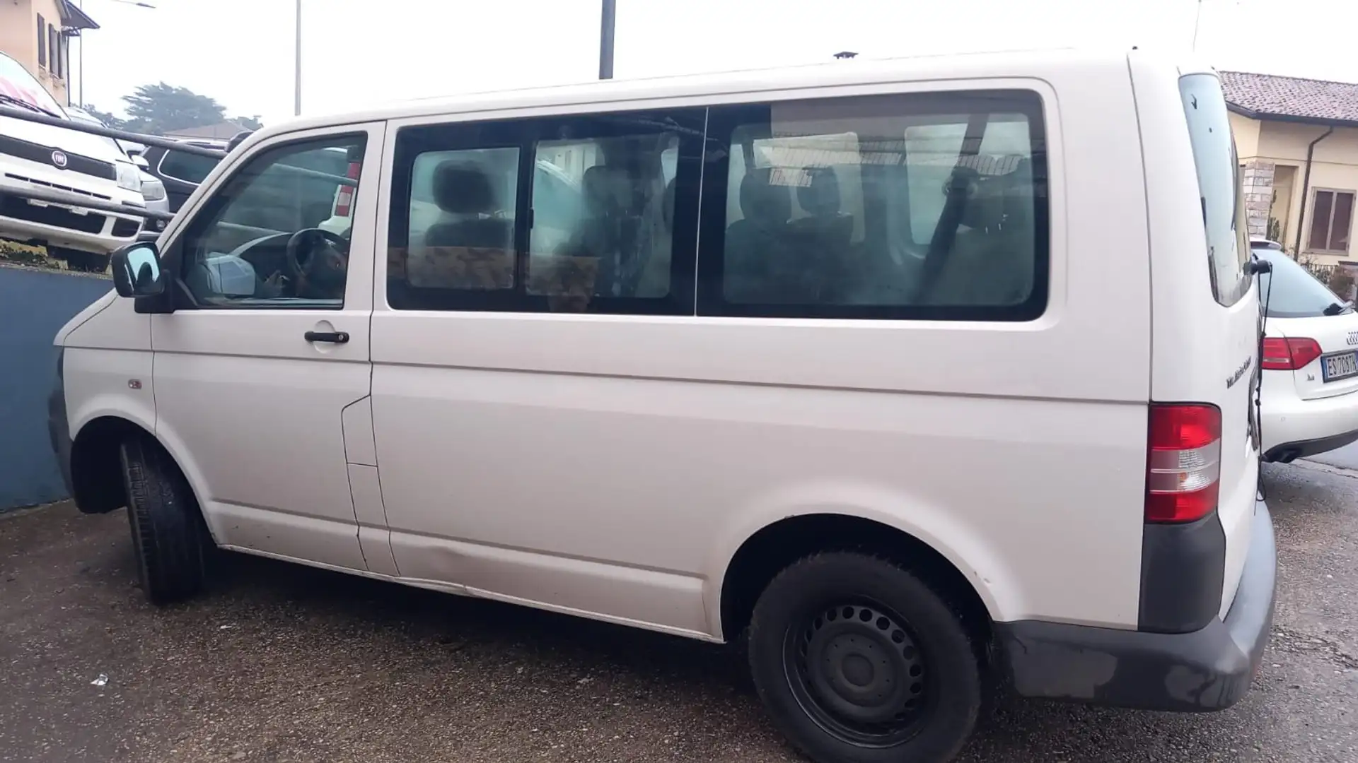Volkswagen T5 Caravelle 9 POSTI Bianco - 2