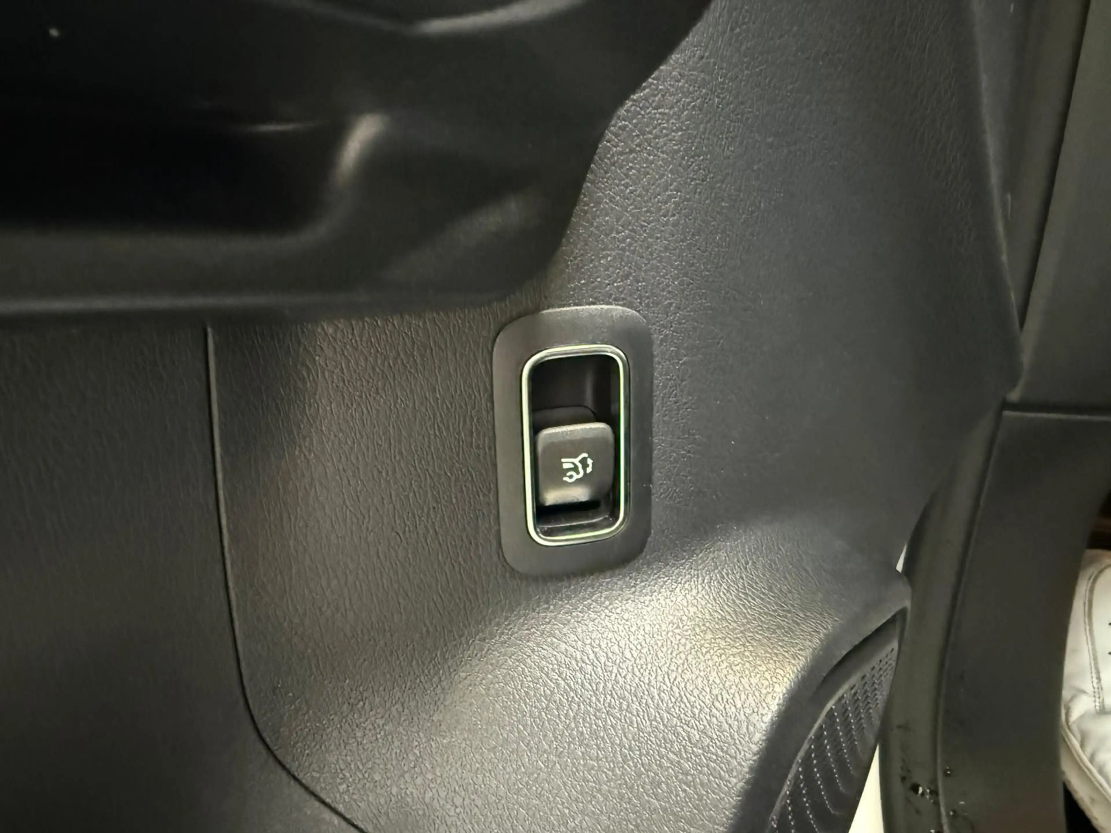 Mercedes-Benz EQB 250 + AMG+DISTR+KAMERA+TOTW+FAP+CARPLAY+LED — photo 15
