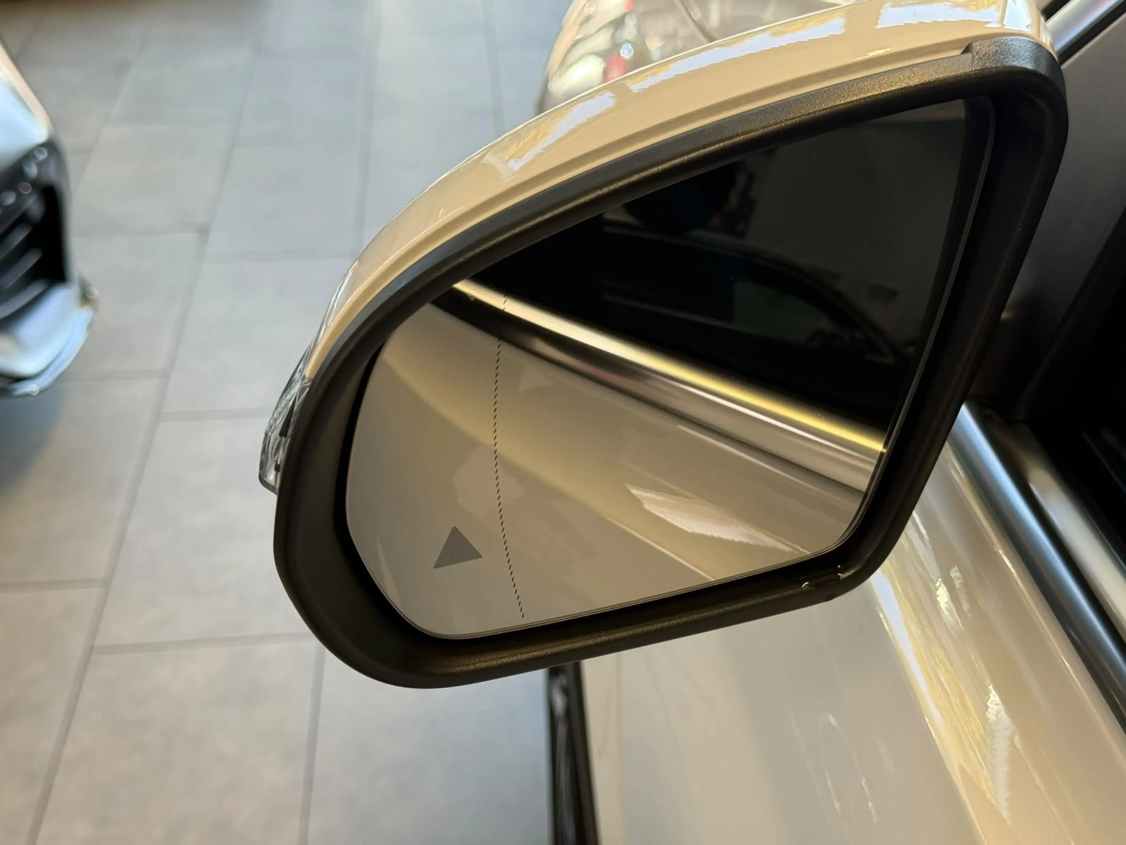 Mercedes-Benz EQB 250 + AMG+DISTR+KAMERA+TOTW+FAP+CARPLAY+LED — photo 9