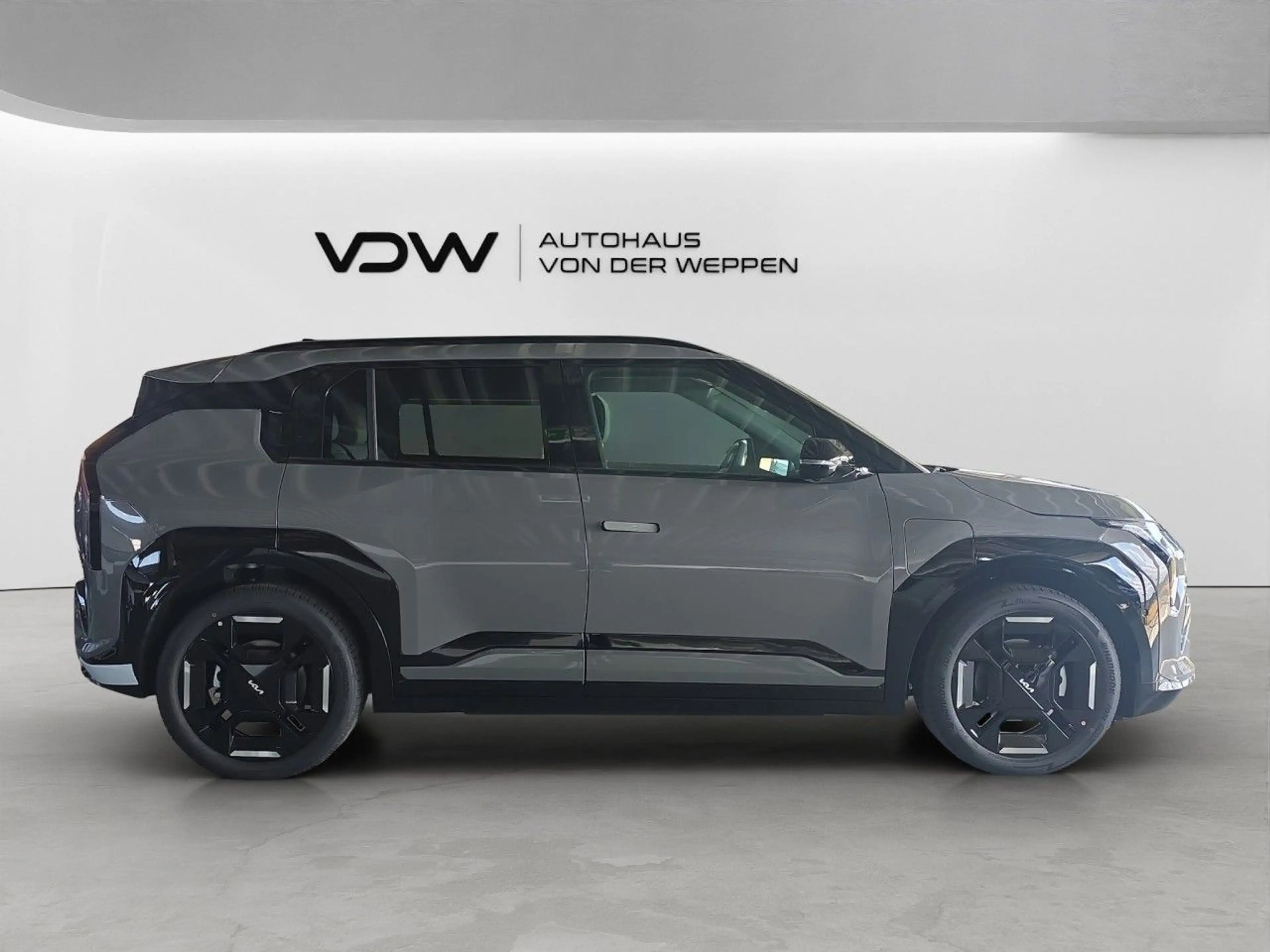 Kia EV3 150kw GTL — photo 10