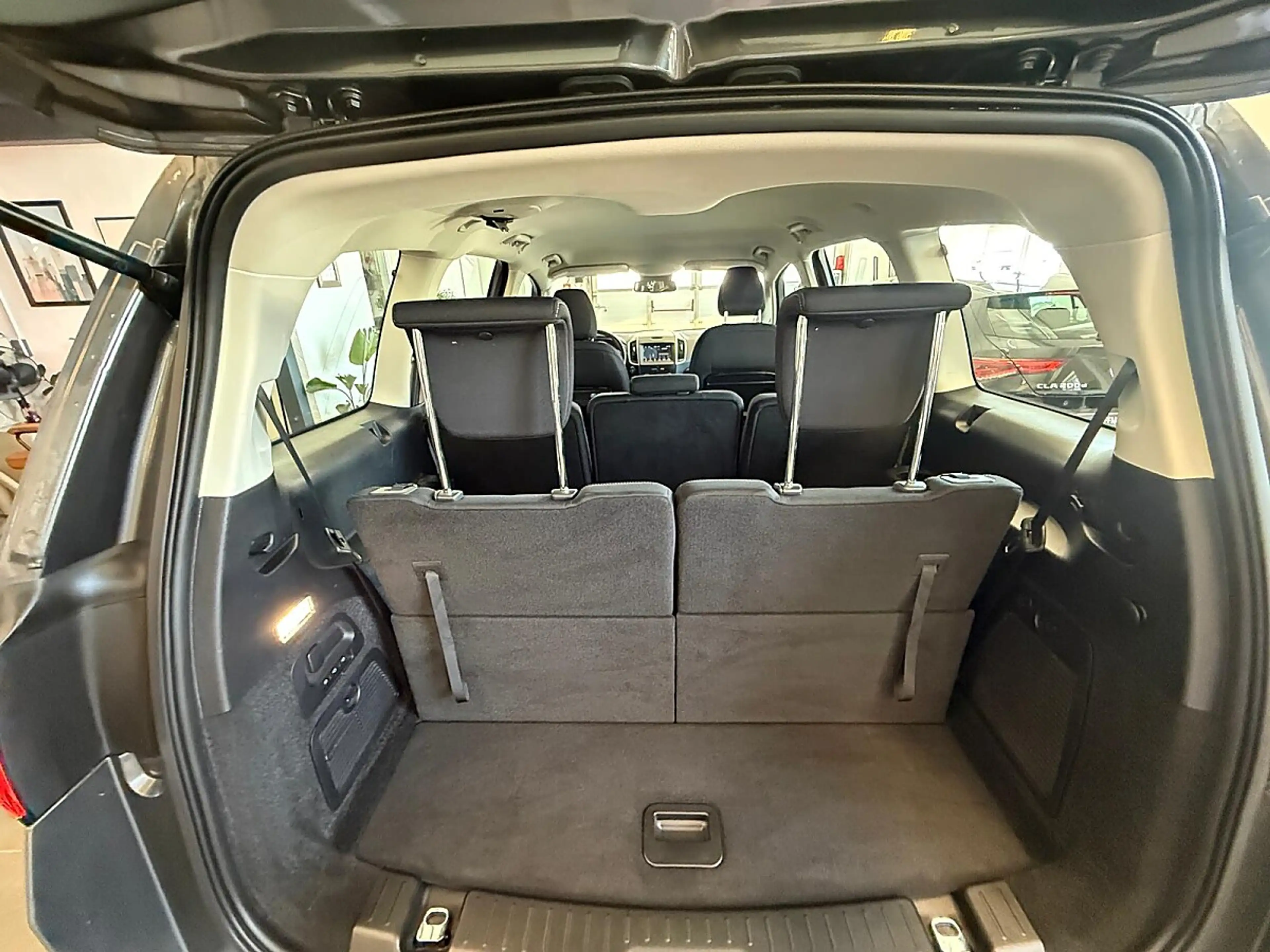 Ford Galaxy 2,0 EcoBlue SCR Business — photo 11