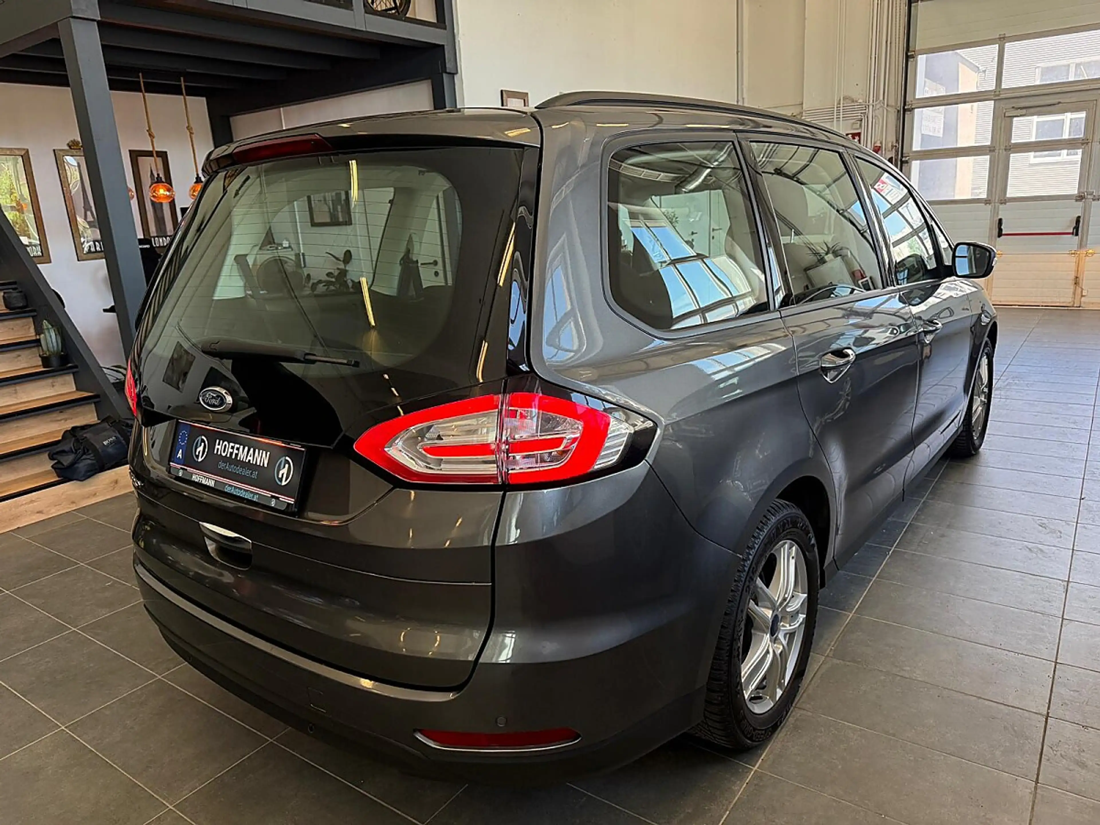 Ford Galaxy 2,0 EcoBlue SCR Business — photo 5