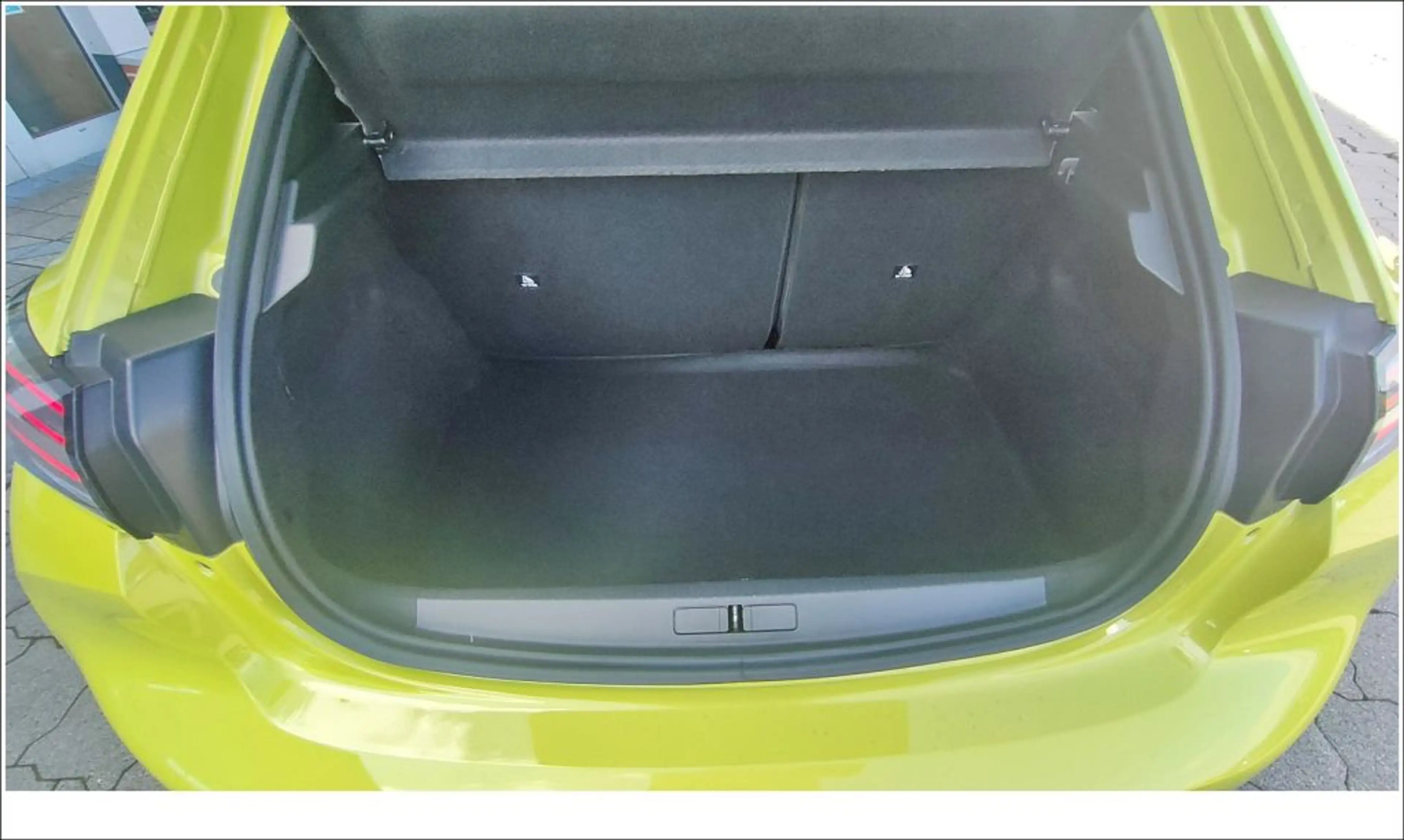 Peugeot 208 PureTech 100 Active — photo 15