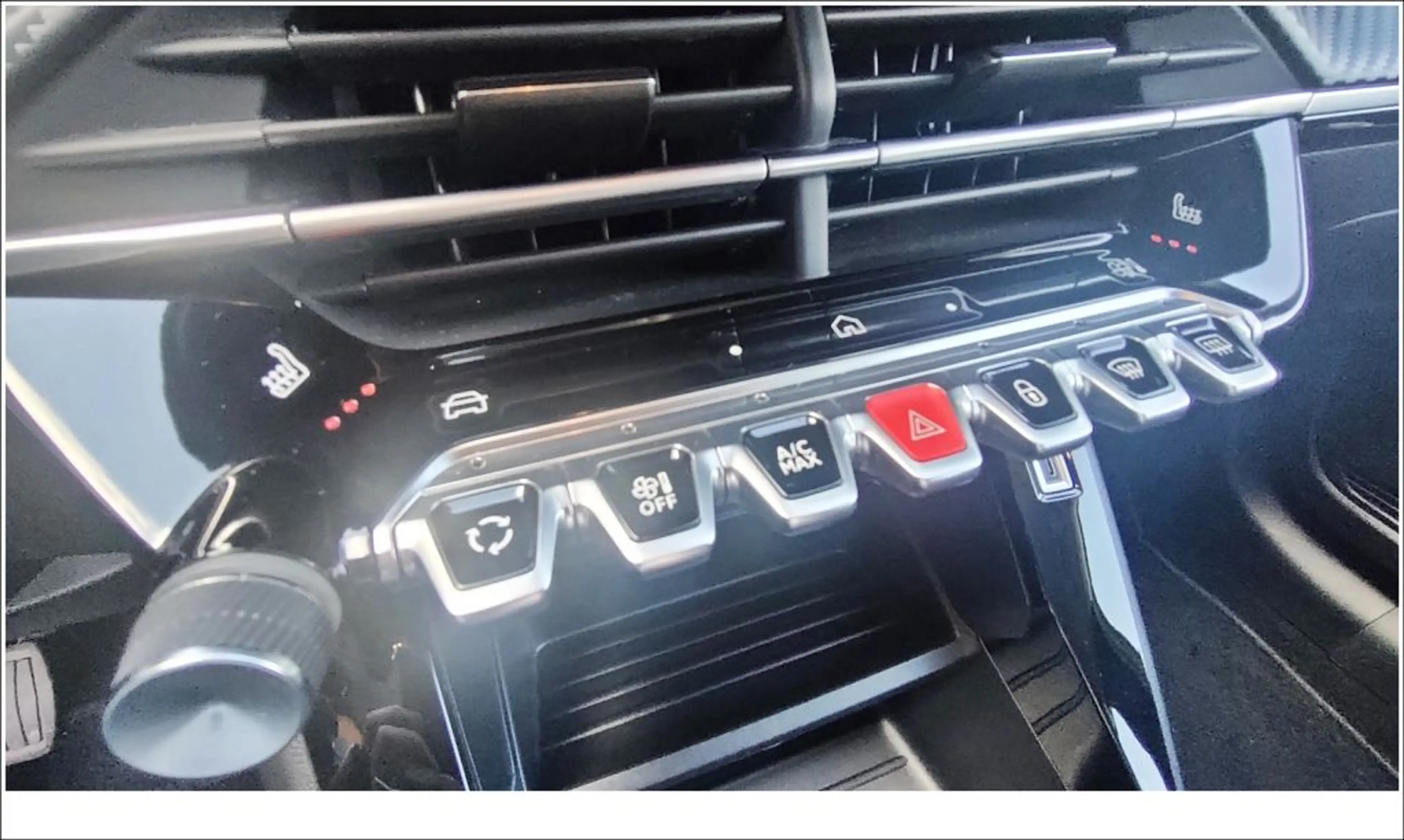 Peugeot 208 PureTech 100 Active — photo 14