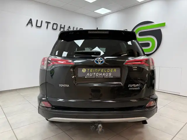 Toyota Rav4 view 6