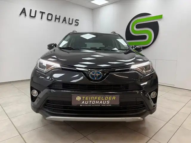 Toyota Rav4 view 2