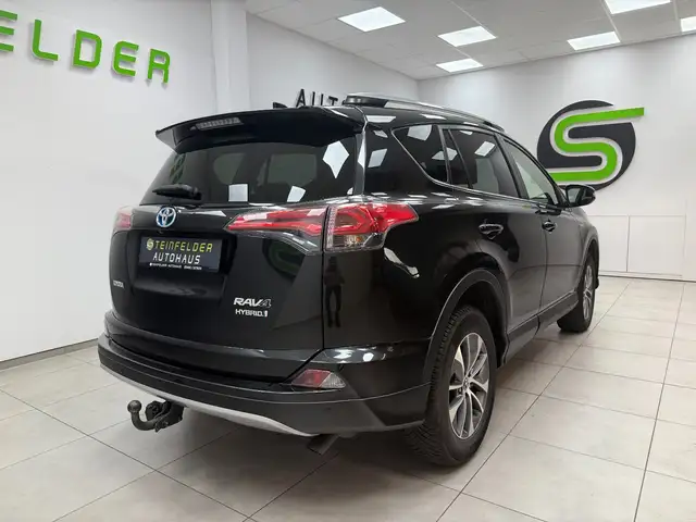 Toyota Rav4 view 7
