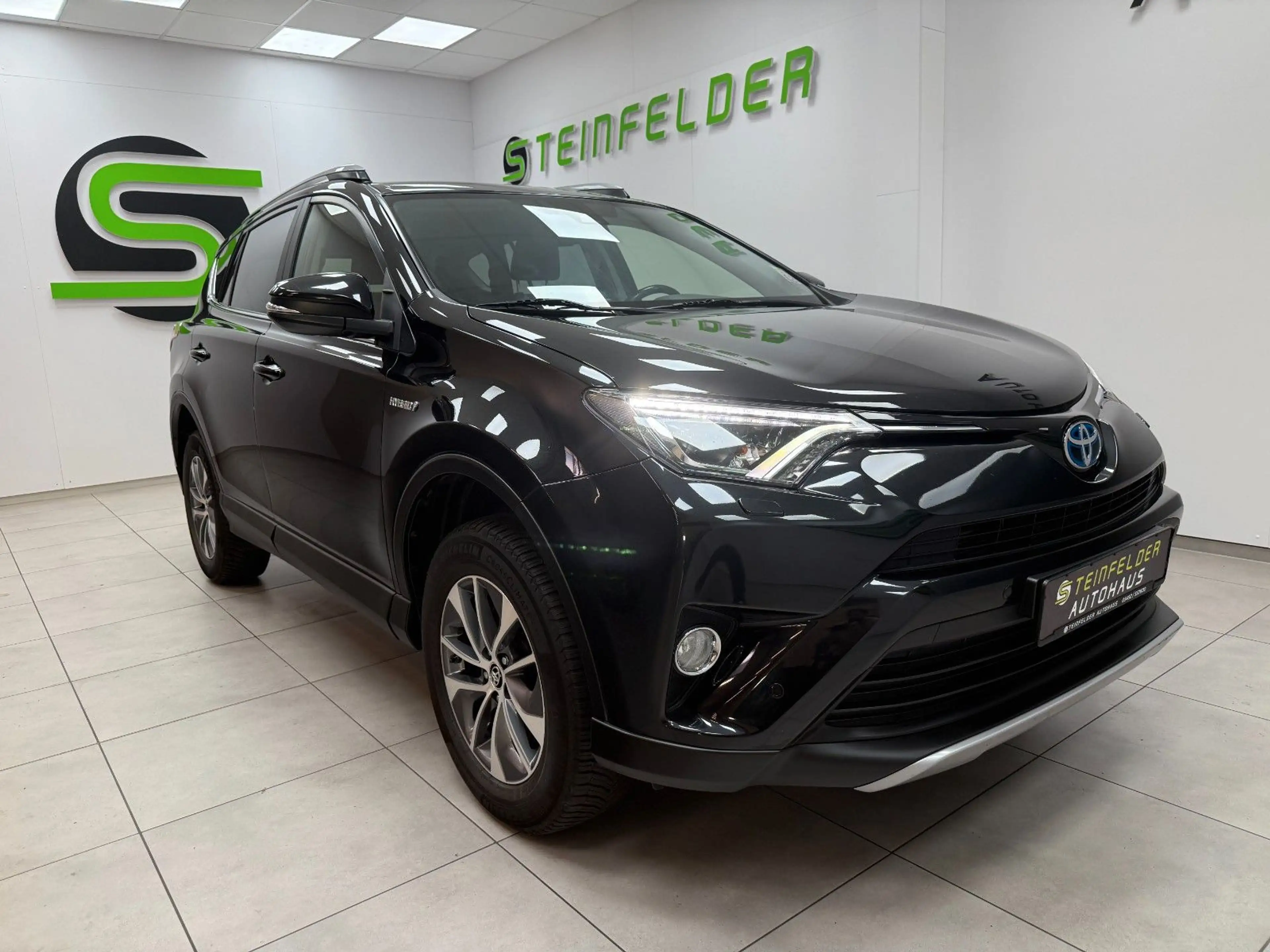 Toyota RAV4 2.5 Hybrid / RKAM / NAVI / SHZ / LED