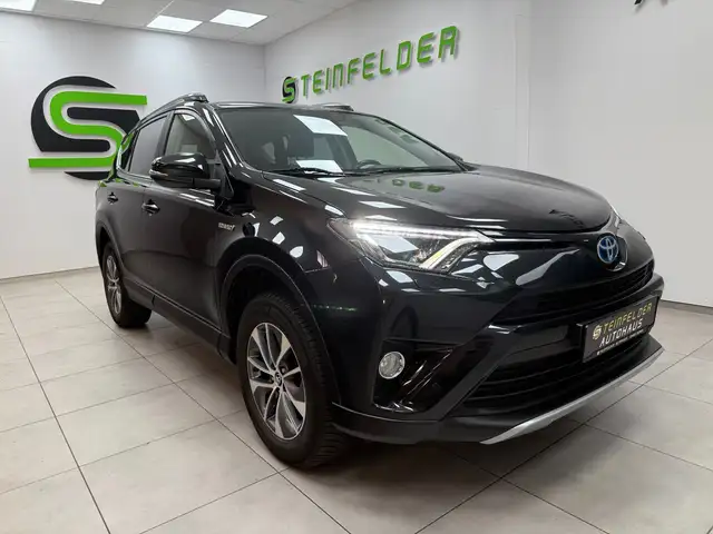2017 Toyota Rav4 in Black for sale
