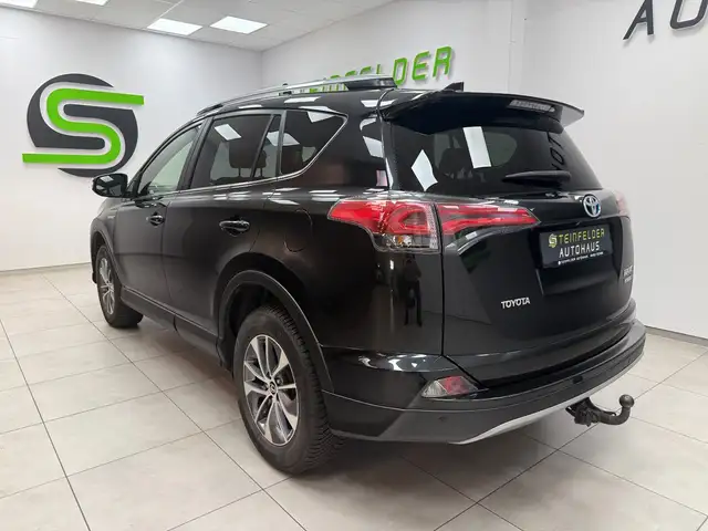 Toyota Rav4 view 5