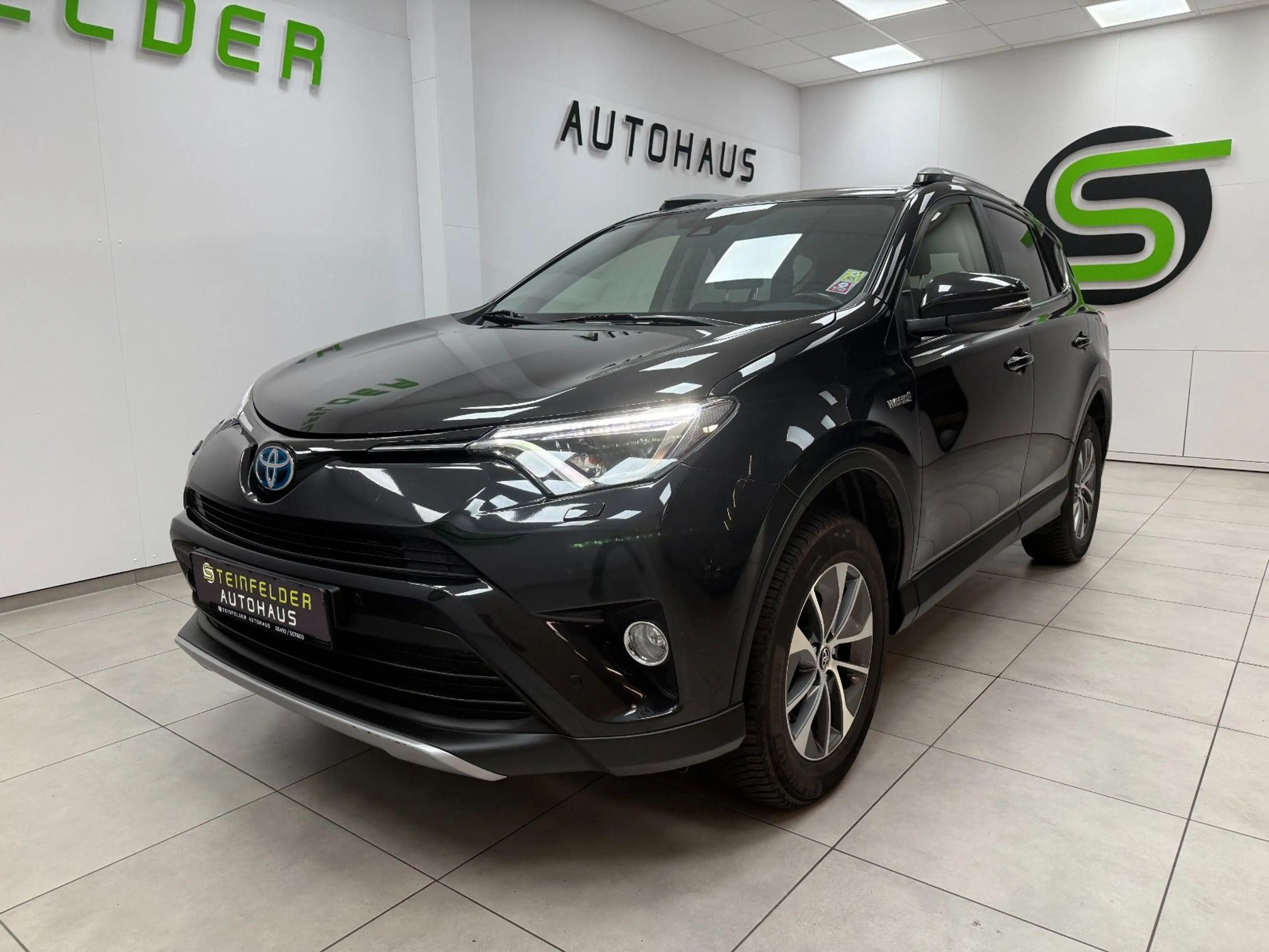 Toyota RAV4 2.5 Hybrid / RKAM / NAVI / SHZ / LED — photo 3