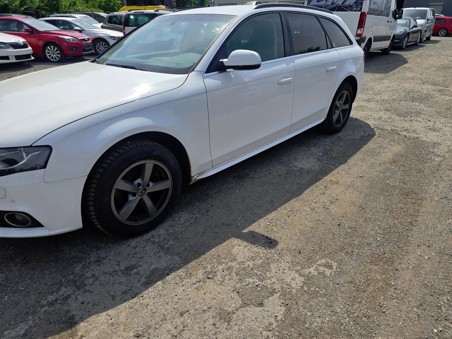 Audi A4 Avant 2,0 TDI DPF Jubliäumsmodell Weiß - 2