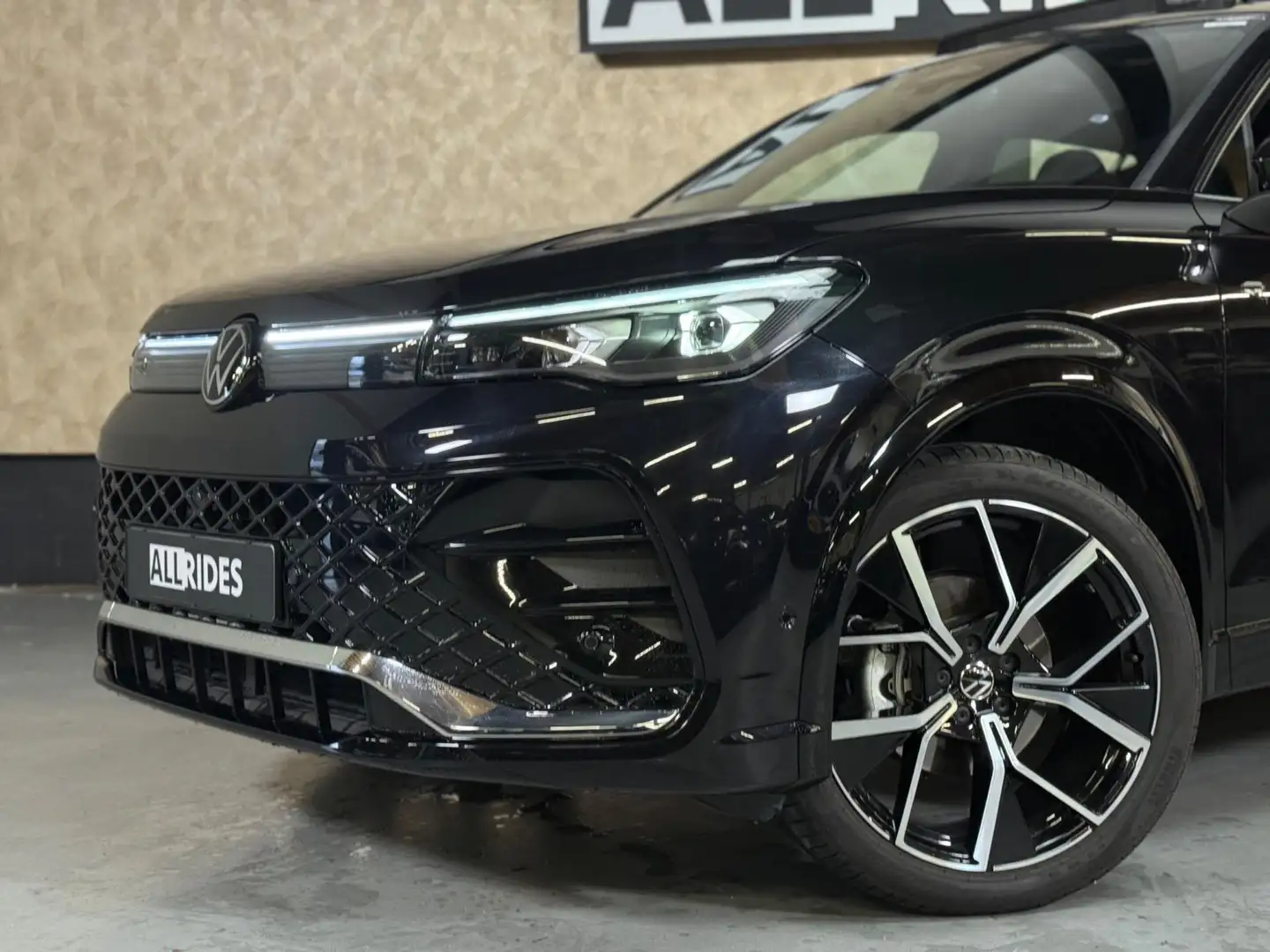 Volkswagen Tiguan 1.5 eTSI R-Line Edition |Pano |Keyless | 360 Camer Noir - 2