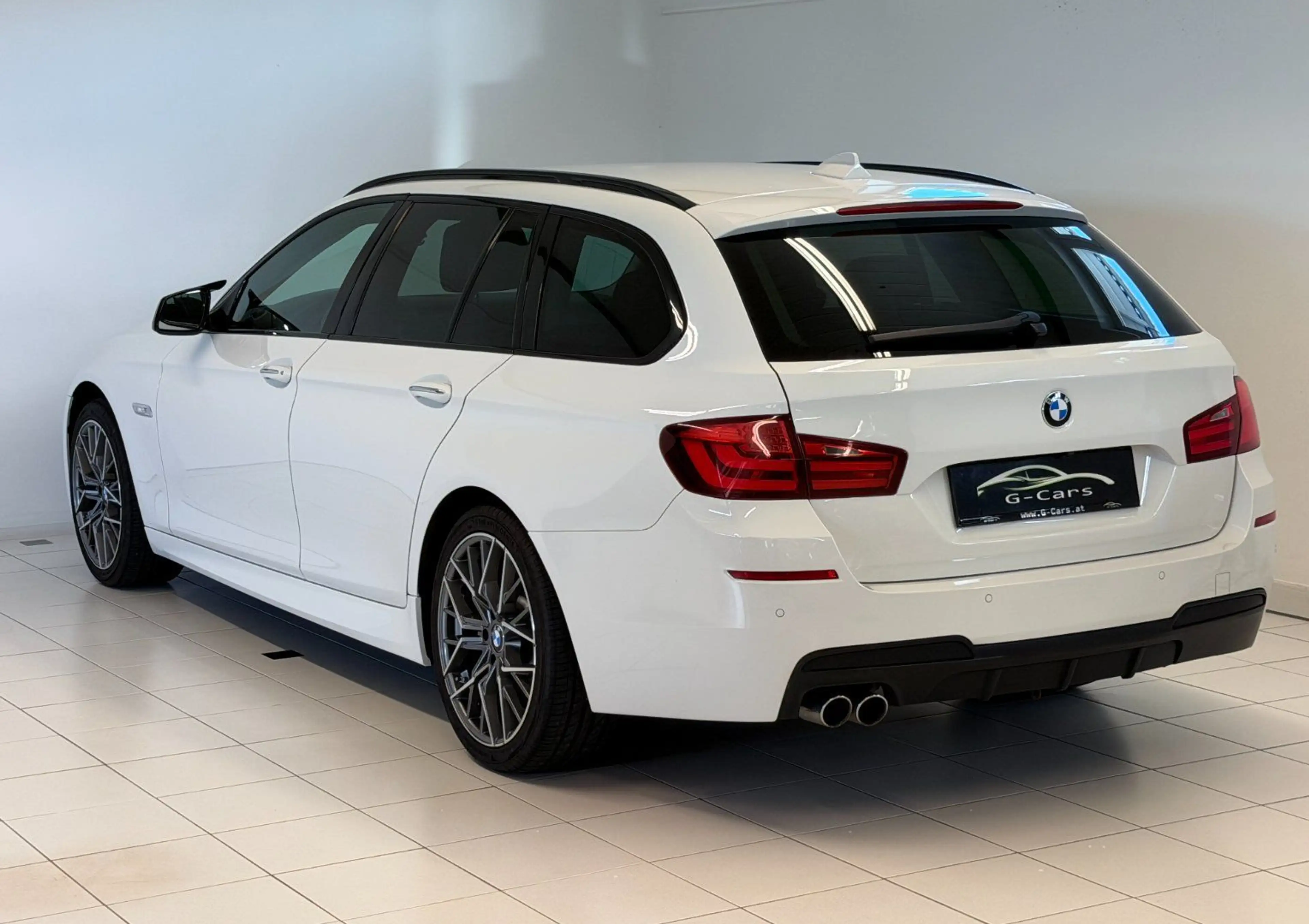 BMW 525 d Touring xDrive*M-SPORT*AHK*R-KAMERA* — photo 8
