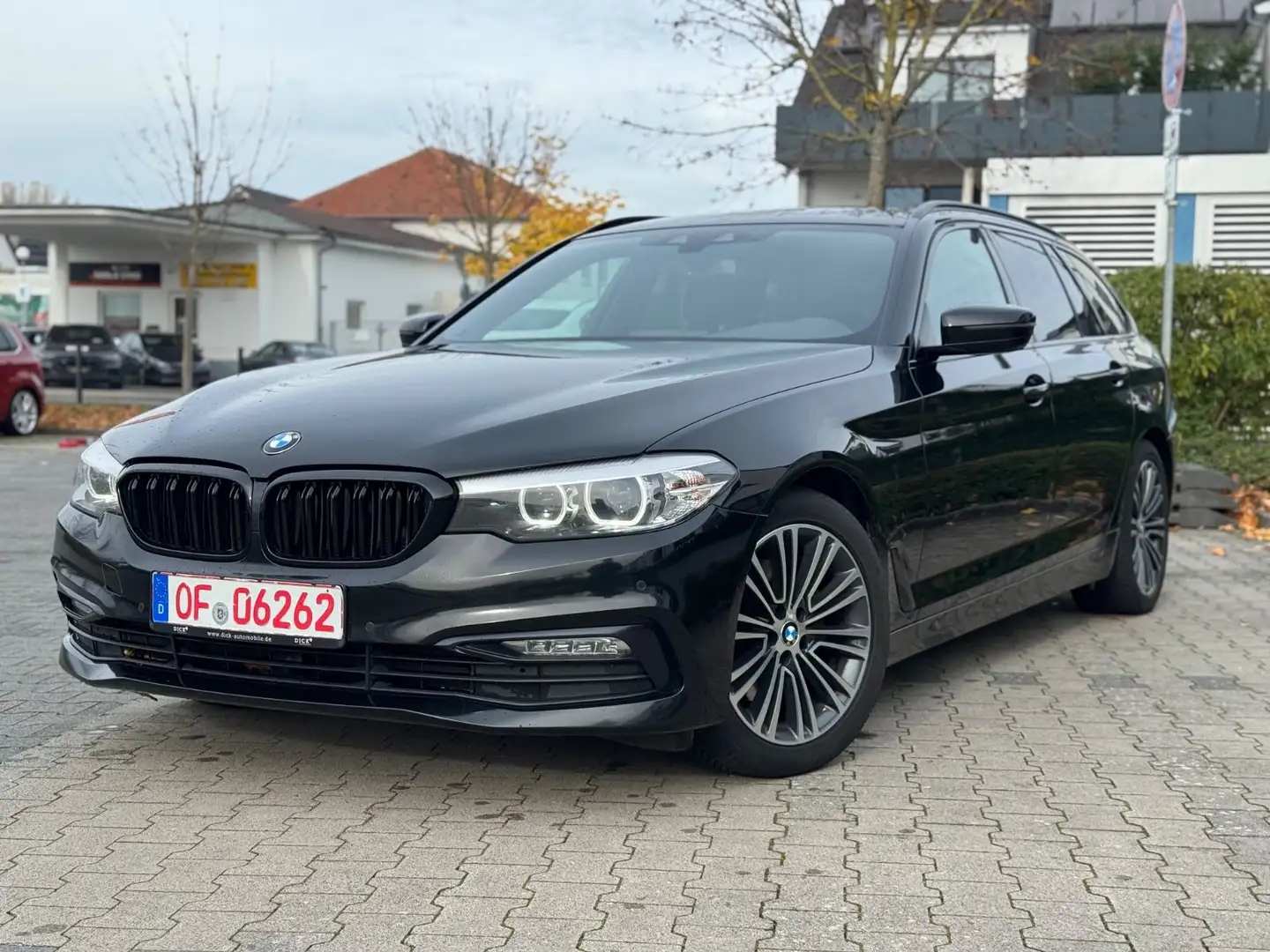 BMW 520 d Sportline*LED*AHK*Kamera*2.Hand Schwarz - 2