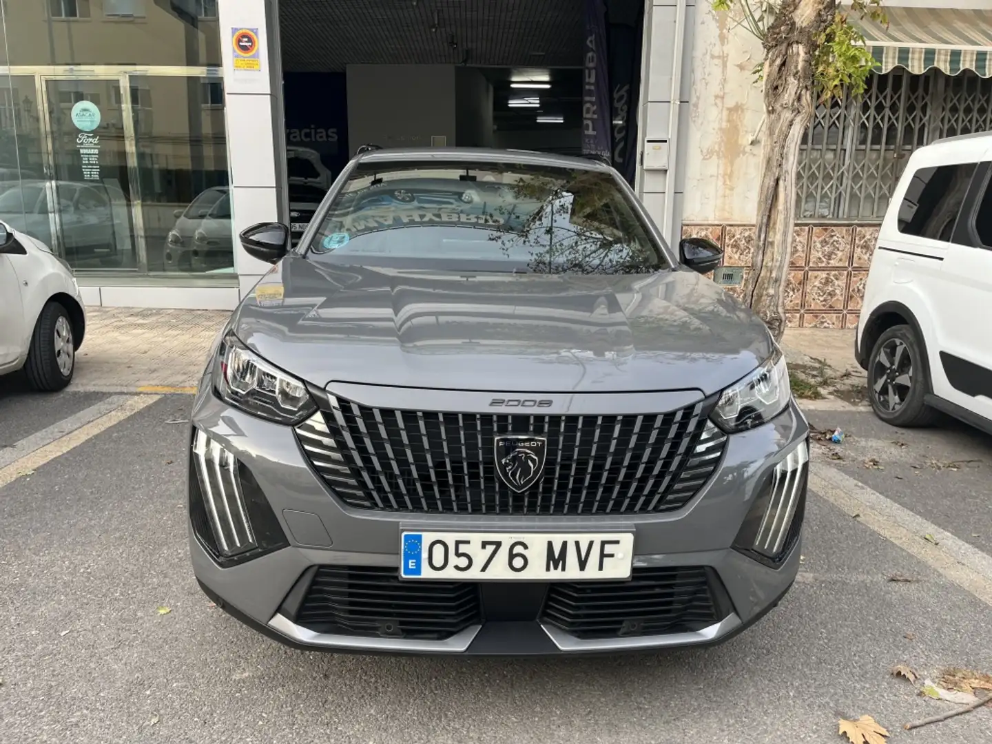 Peugeot 2008 1.2 PureTech S&S Allure 100 Gris - 2