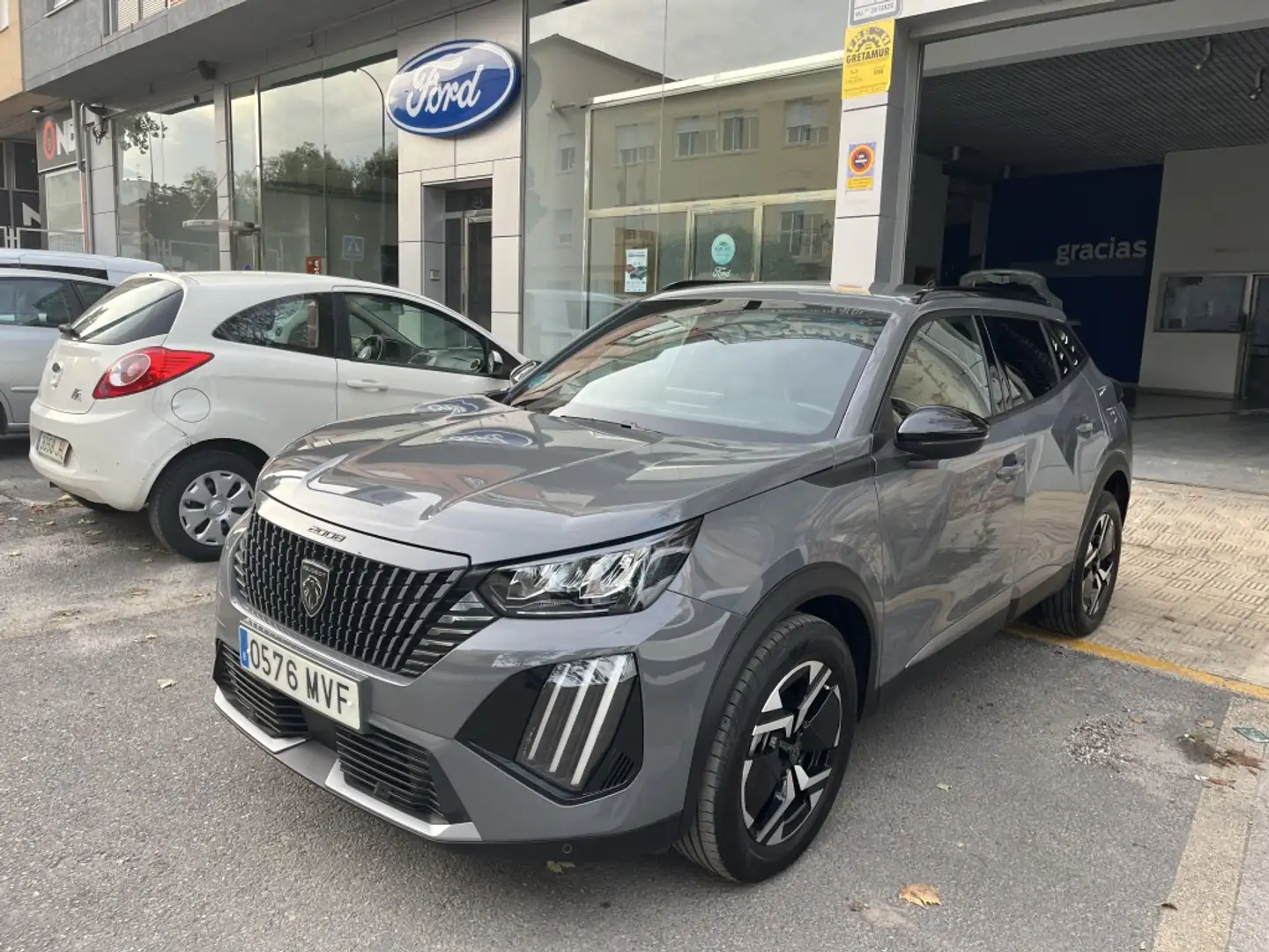 Peugeot 2008 1.2 PureTech S&S Allure 100 Gris - 1