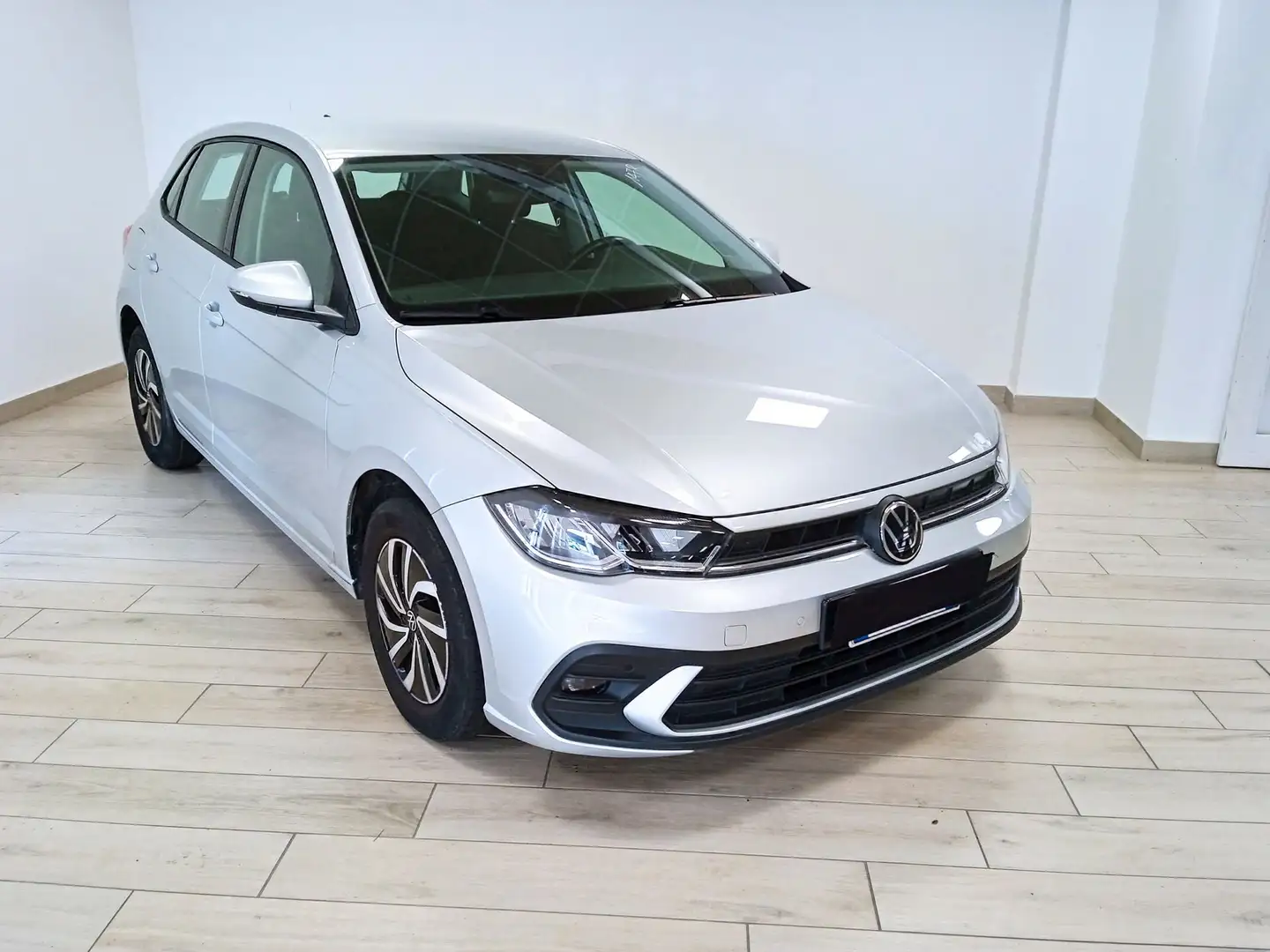 Volkswagen Polo 6ª serie 1.0 TSI Life Stříbrná - 1