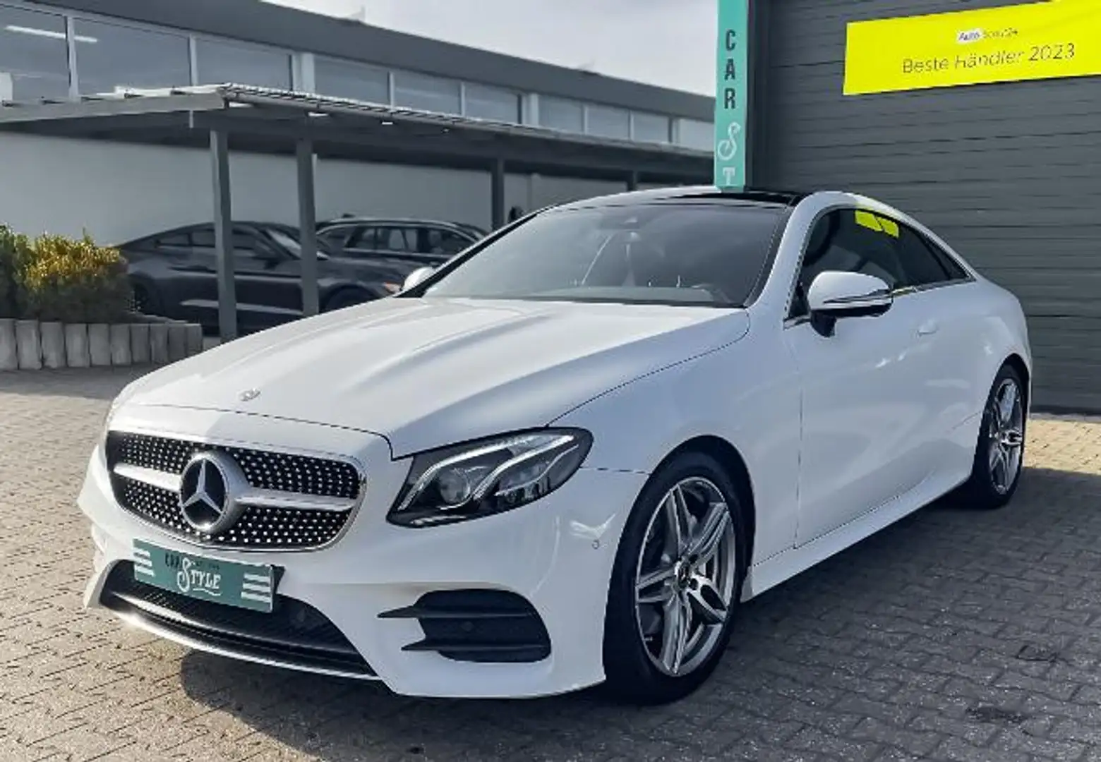 Mercedes-Benz E 200 AMG Line BURMESTER NAVI SHZ PANO Blanco - 1