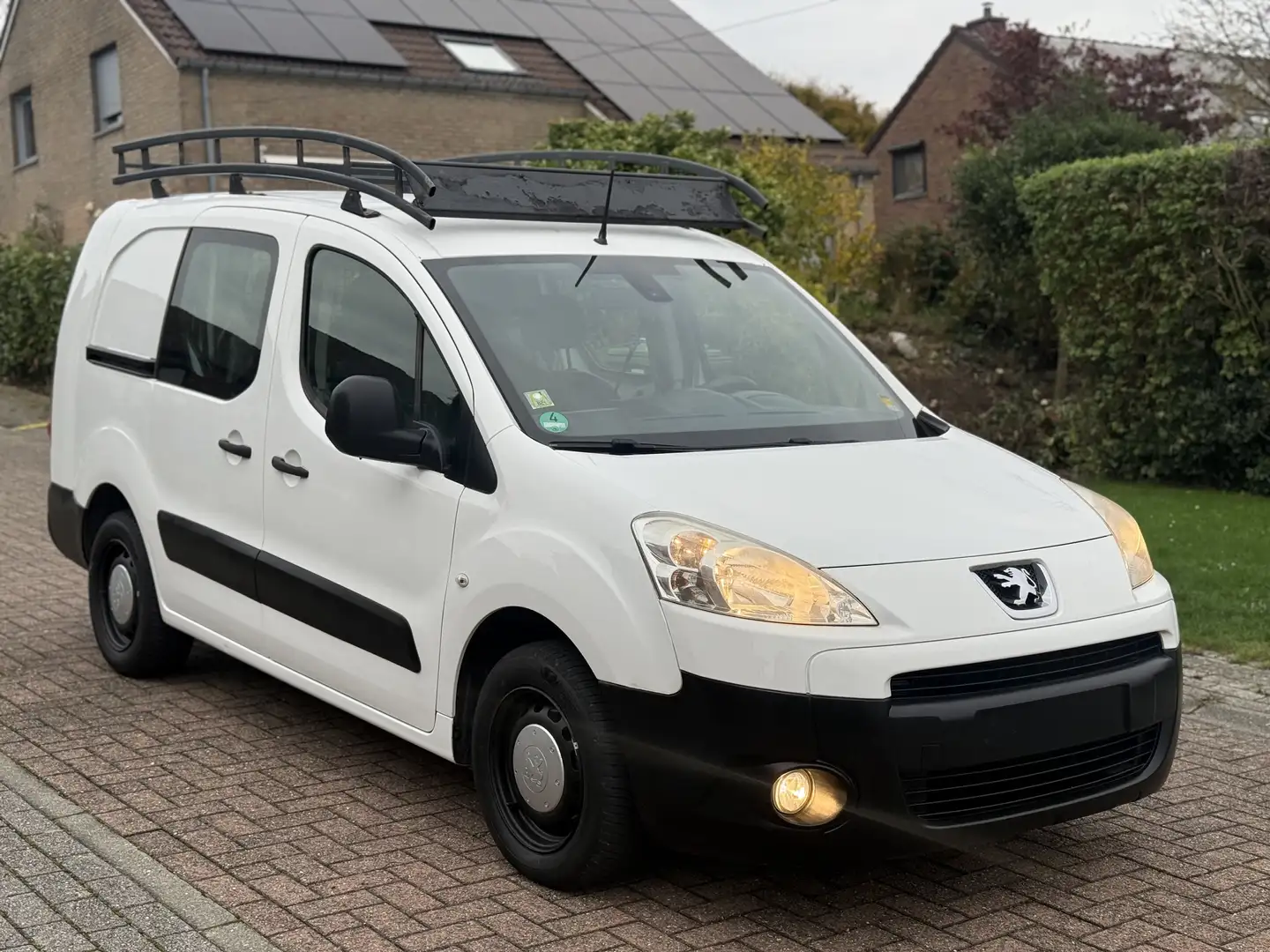 Peugeot Partner L2 1.6 HDI Double Cabine (Utilitaire 5 places) Wit - 2