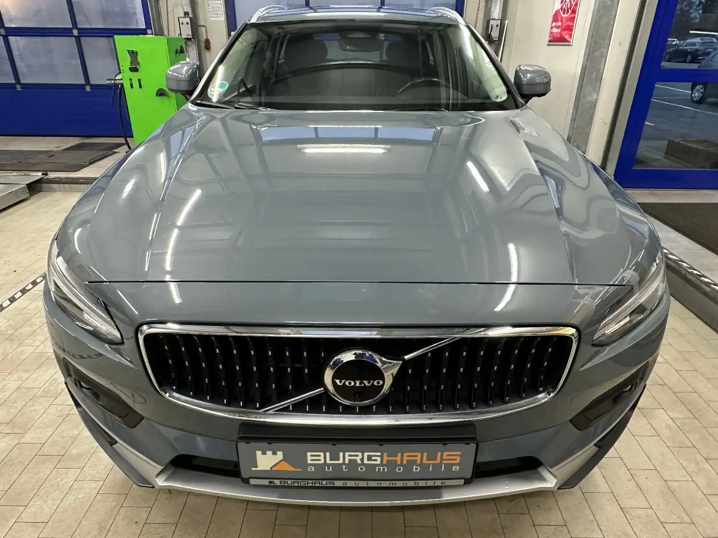 Volvo V90 Cross Country V90 CROSS COUNTRY PRO LEDER/PANO/LED/AHK/VOLL!!! Grau - 2