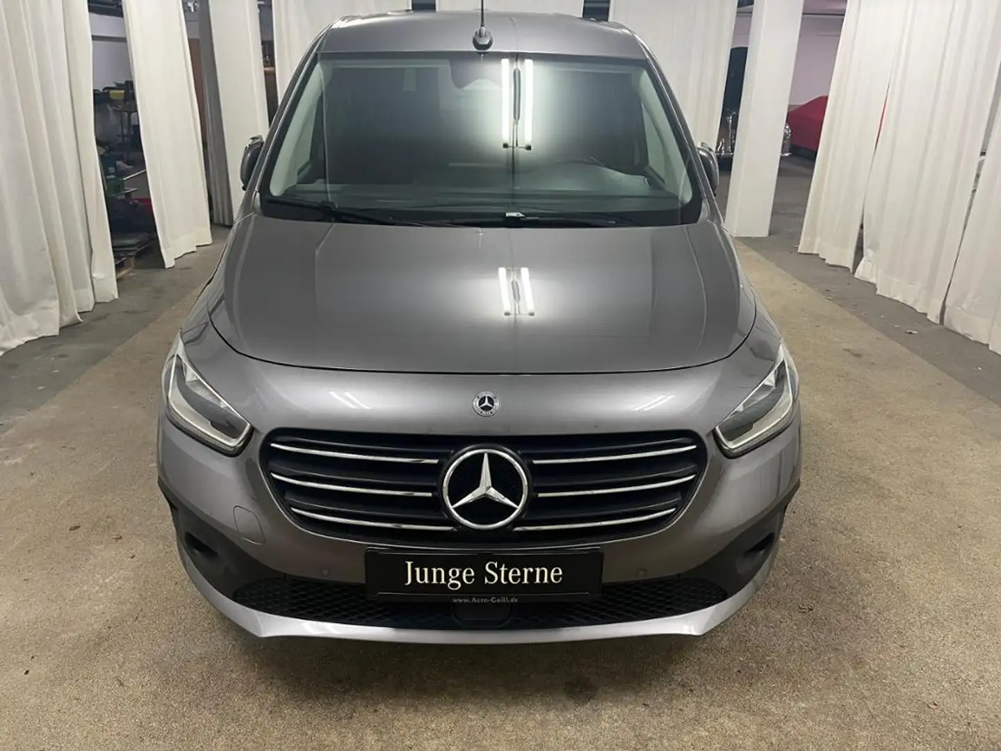 Mercedes-Benz T-Klasse T 180 d 7Gtr RfKam MBUX Totwi  CarPlay Grau - 2