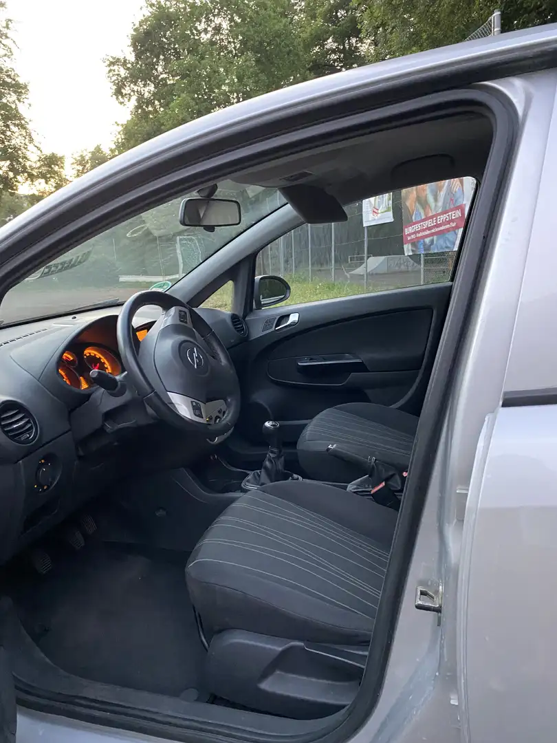 Opel Corsa 1.2 16V - 2