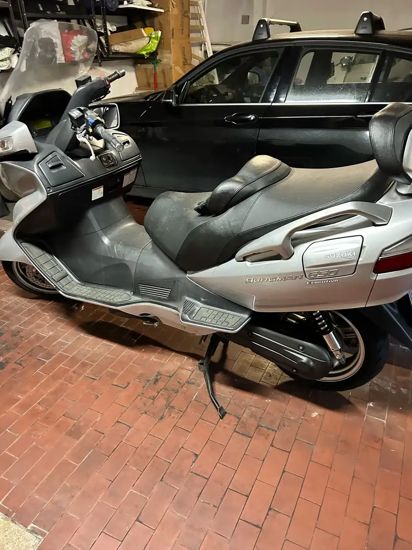 Suzuki Burgman 650 Grigio - 2