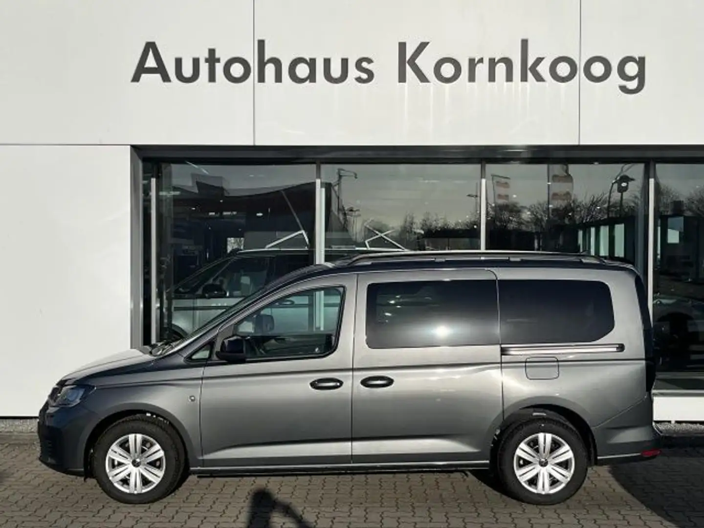 Volkswagen Caddy Maxi "Family" 1.5 TSI DSG 7-Sitzer Bluetooth Серый - 1
