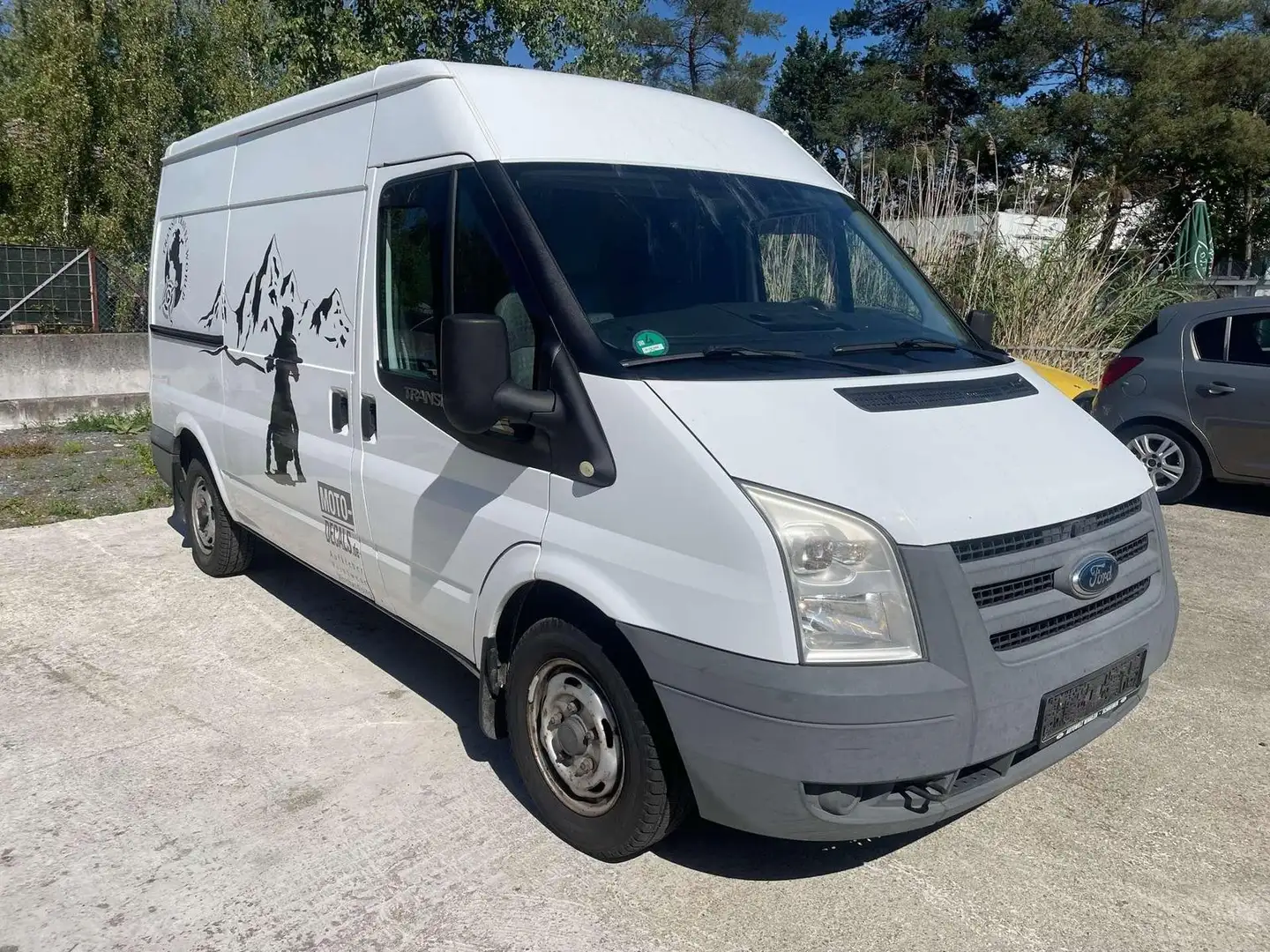 Ford Transit FT 280 M Umbau Wohnmobil AHK Solarpanel Weiß - 2