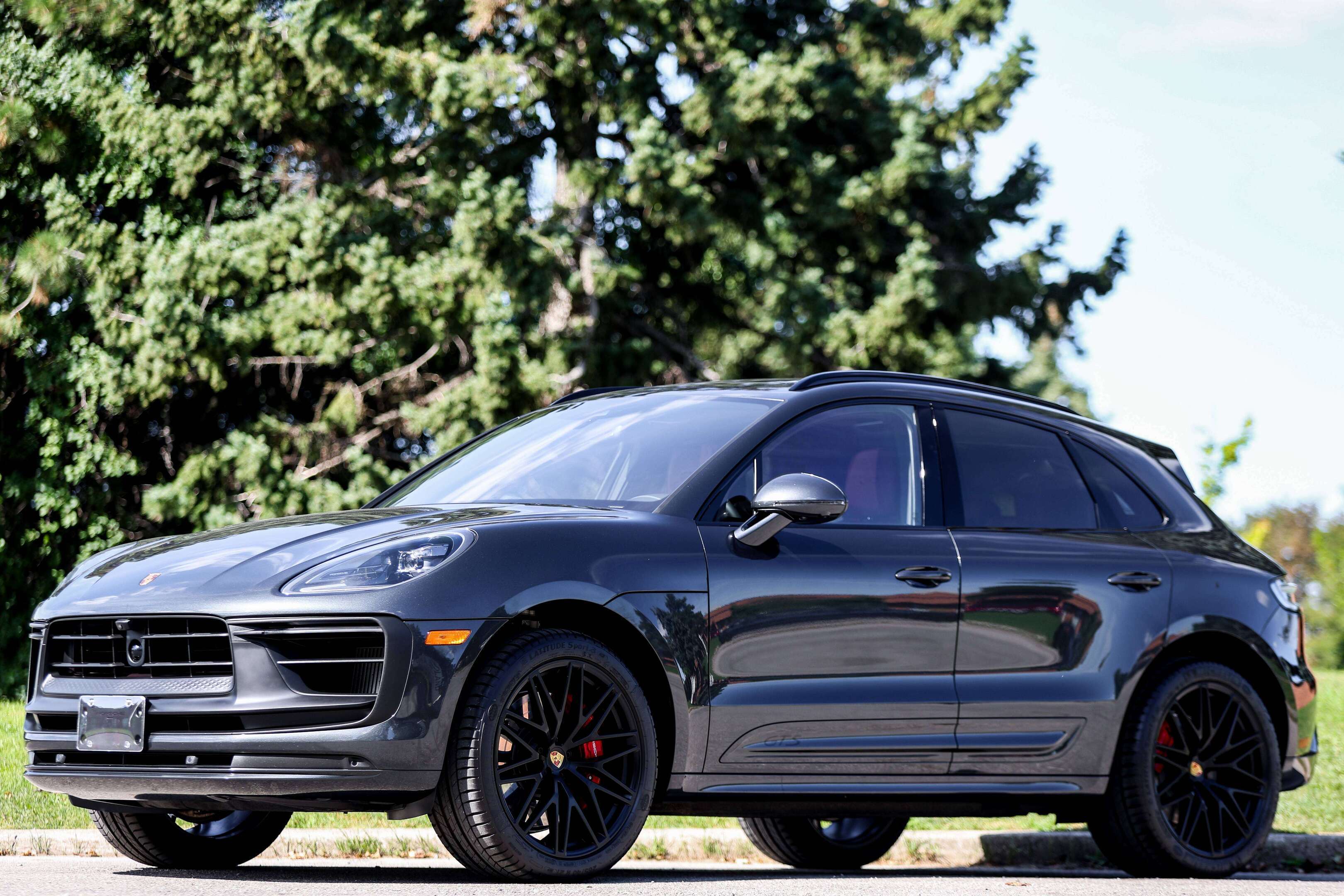 2026 Porsche Macan GTS Premium Plus, 15,709 kms, $25,000 options