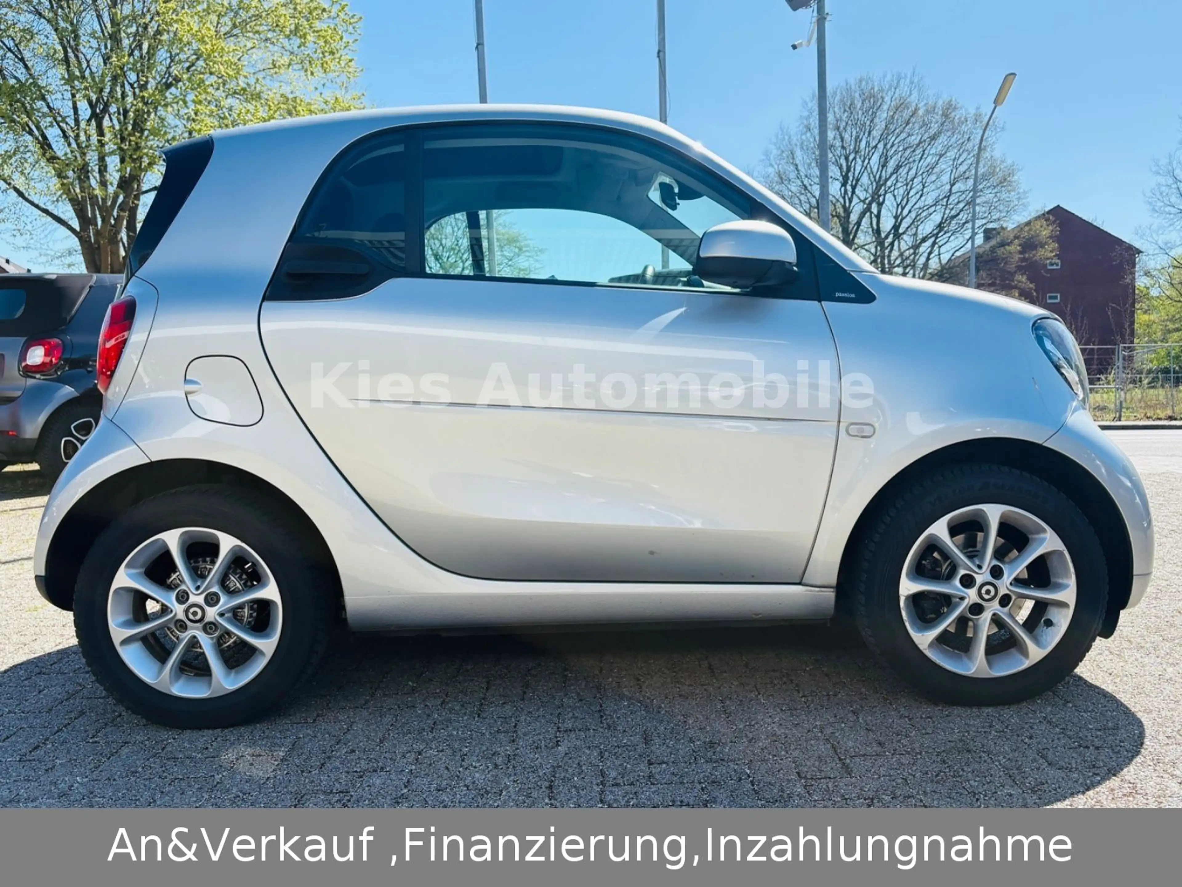smart forTwo Passion AUTOM/NAVI/SITZH/PANO/KLIMA/TÜV — photo 6