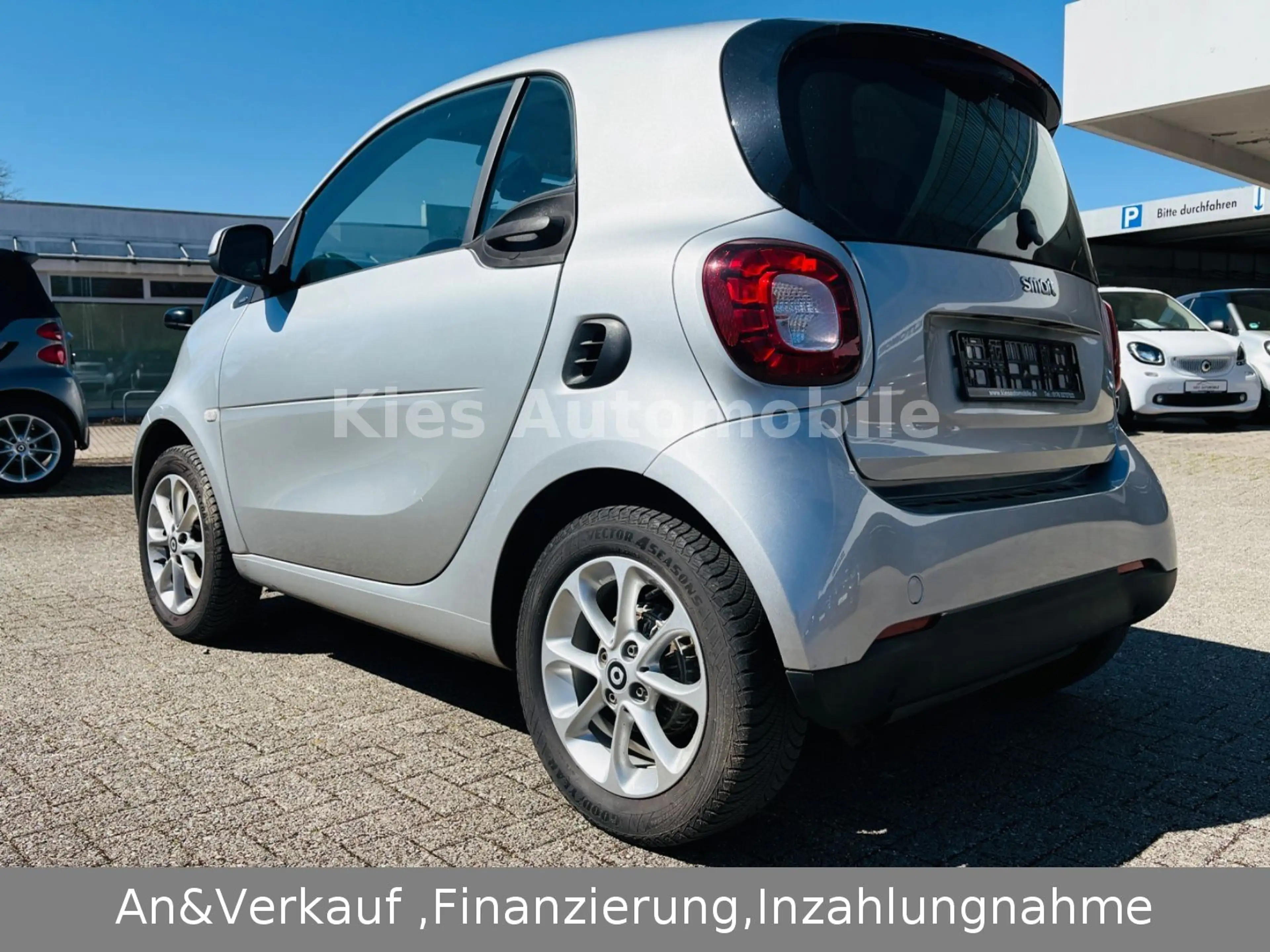 smart forTwo Passion AUTOM/NAVI/SITZH/PANO/KLIMA/TÜV — photo 4