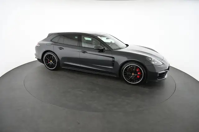 Porsche Panamera view 8