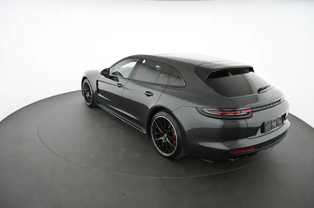 Porsche Panamera view 9