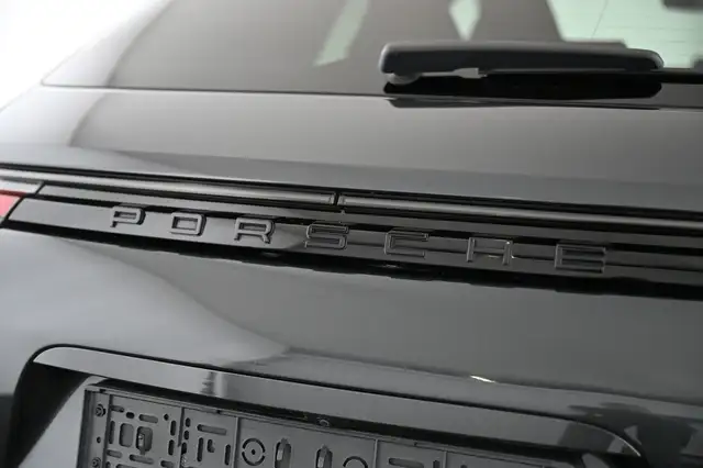 Porsche Panamera view 13