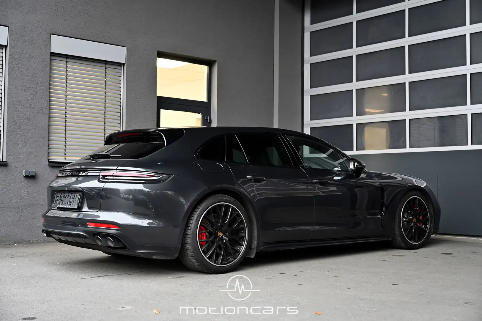 Porsche Panamera Sport Turismo 4.0 GTS Aut. EXP € 59.983,- Schwarz - 2