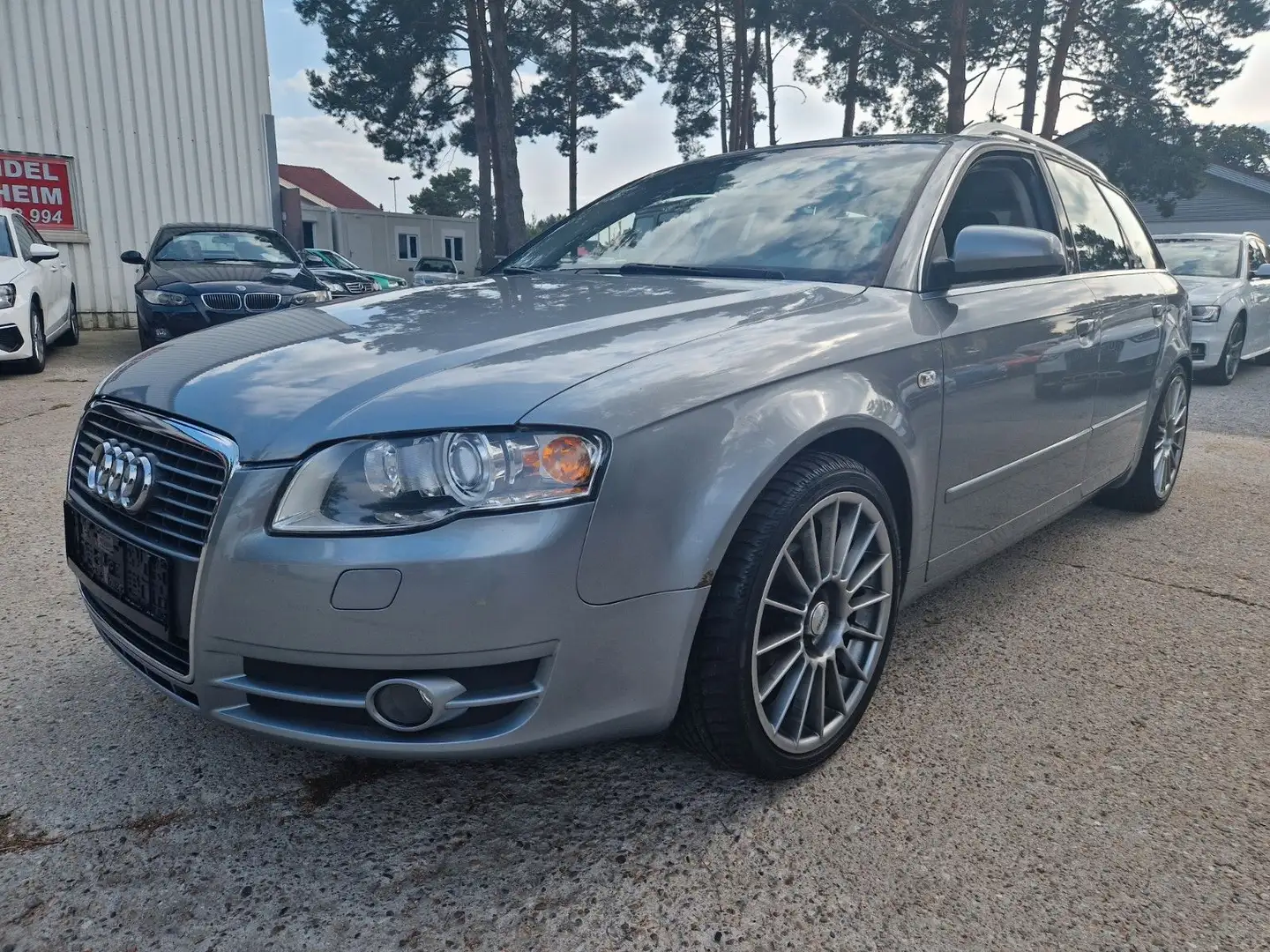 Audi A4 Avant 2.0i AUTOMATiK XENON PDC KLiMA  NAVi Gris - 1