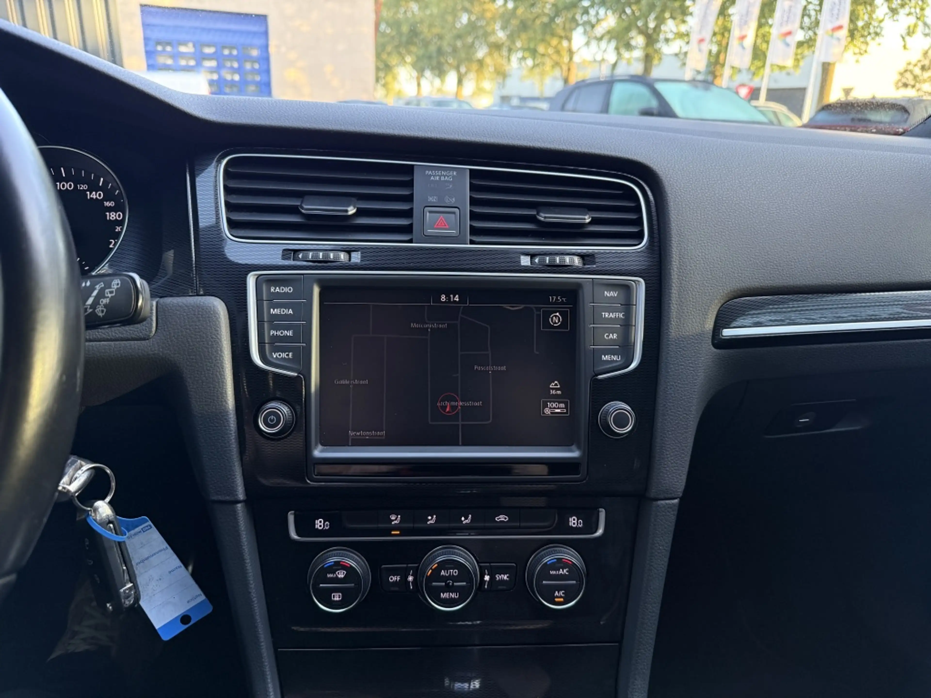 Volkswagen Golf GTE 1.4 TSI — photo 10