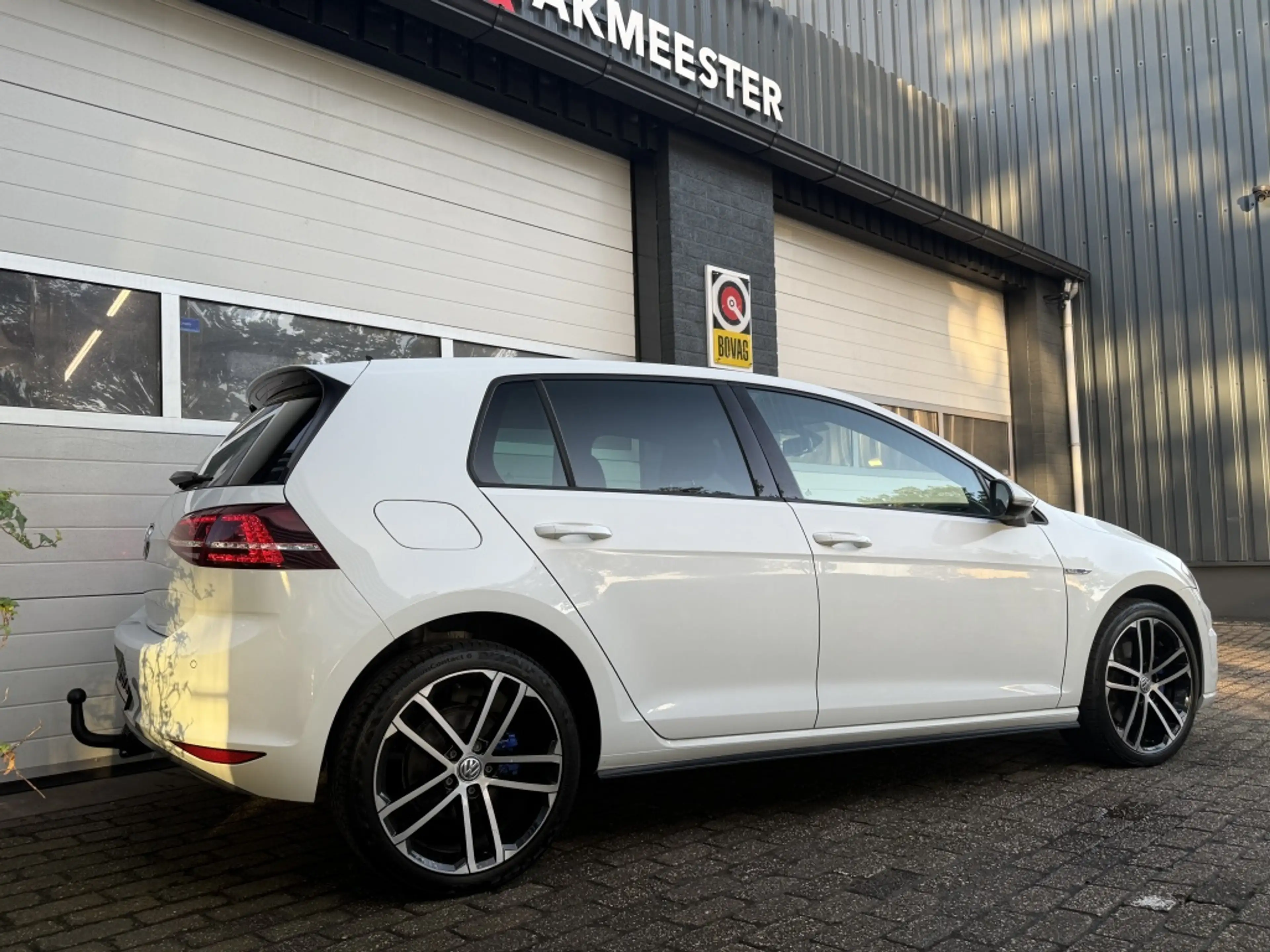 Volkswagen Golf GTE 1.4 TSI — photo 3