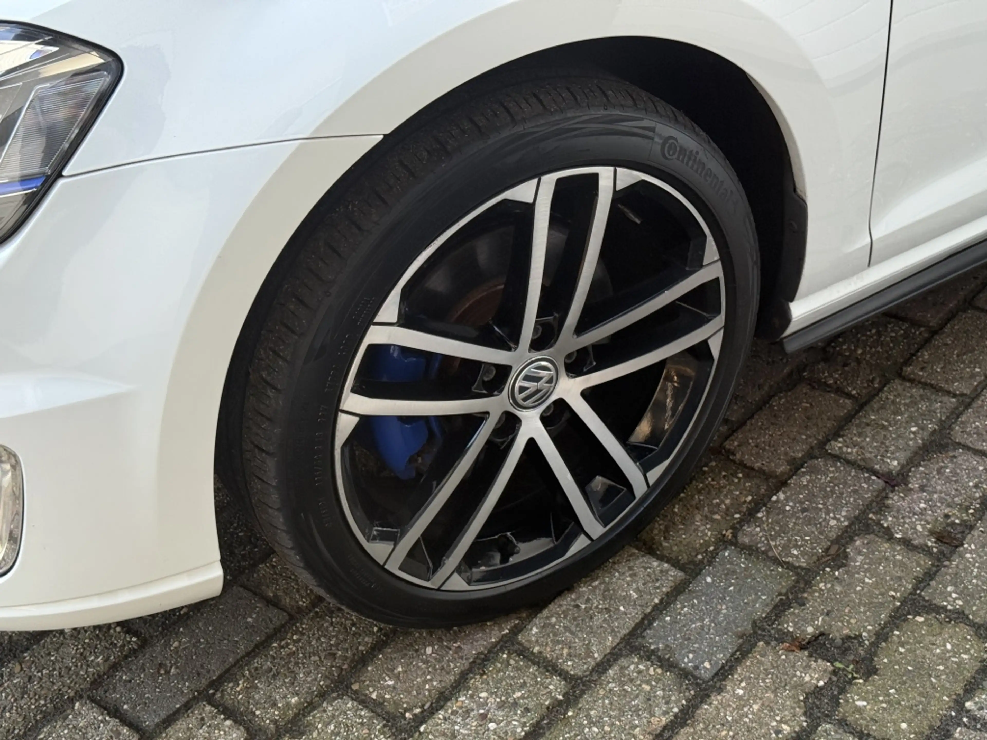 Volkswagen Golf GTE 1.4 TSI — photo 9