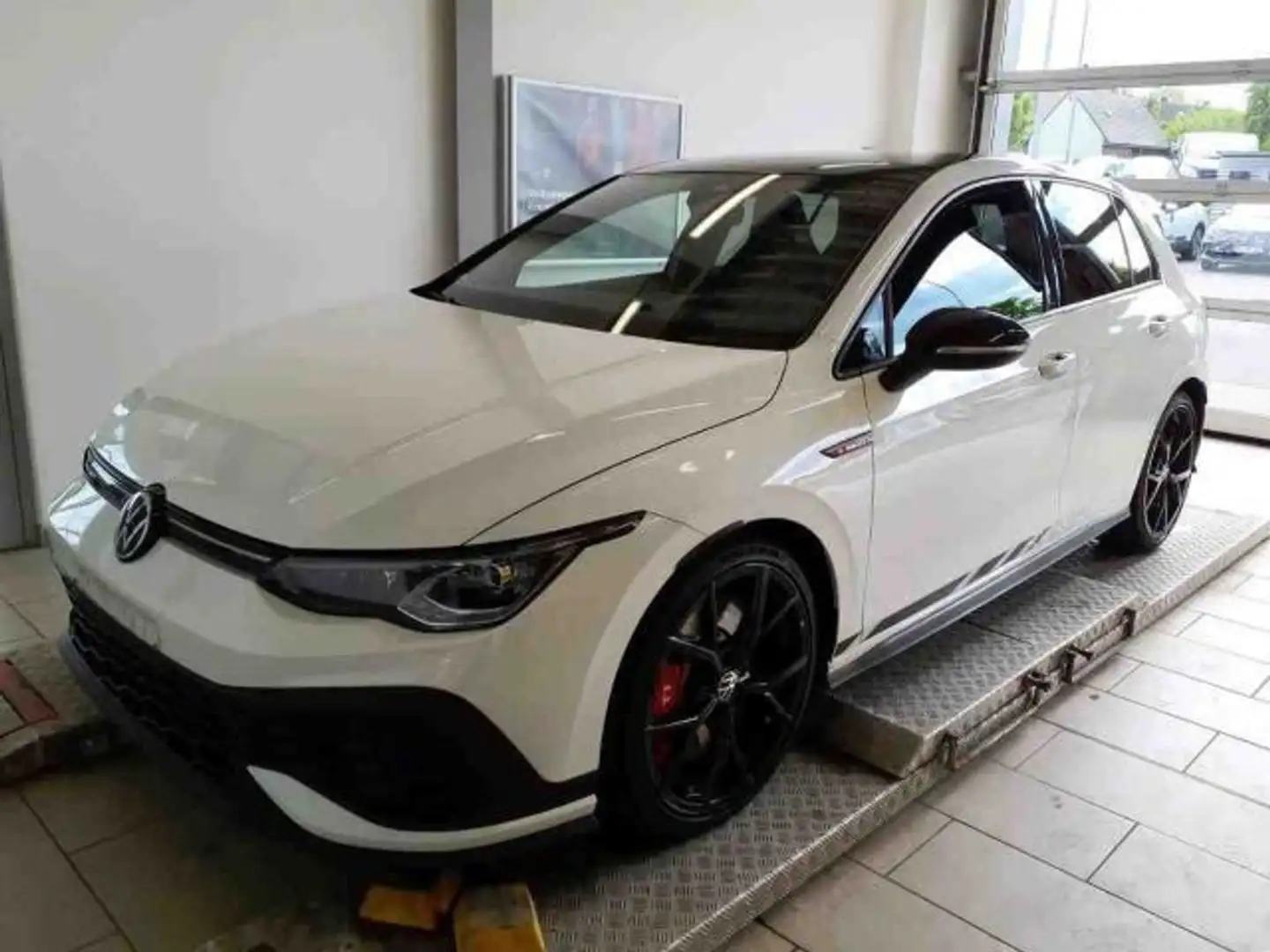 Volkswagen Golf GTI CLUBSPORT BLACK STYLE LM19 PANO NAVI+ H Weiß - 2