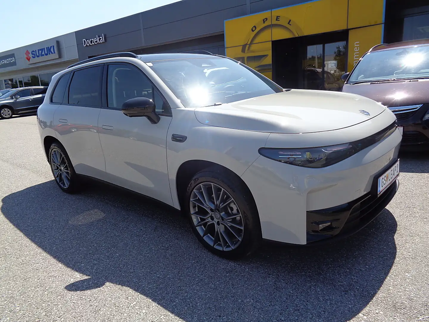 Leapmotor C10 Elektro 70kWh Design *AKTIONSPREIS* Grau - 2