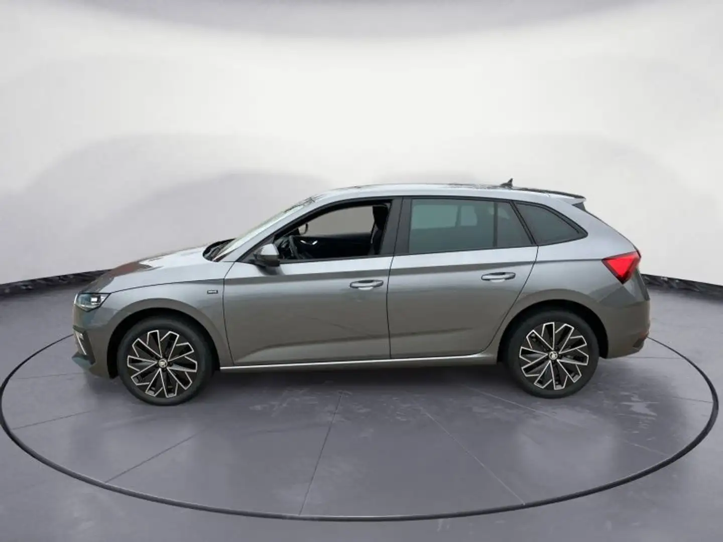 Skoda Scala Selection 1,0 TSI 7-Gang aut Grau - 2